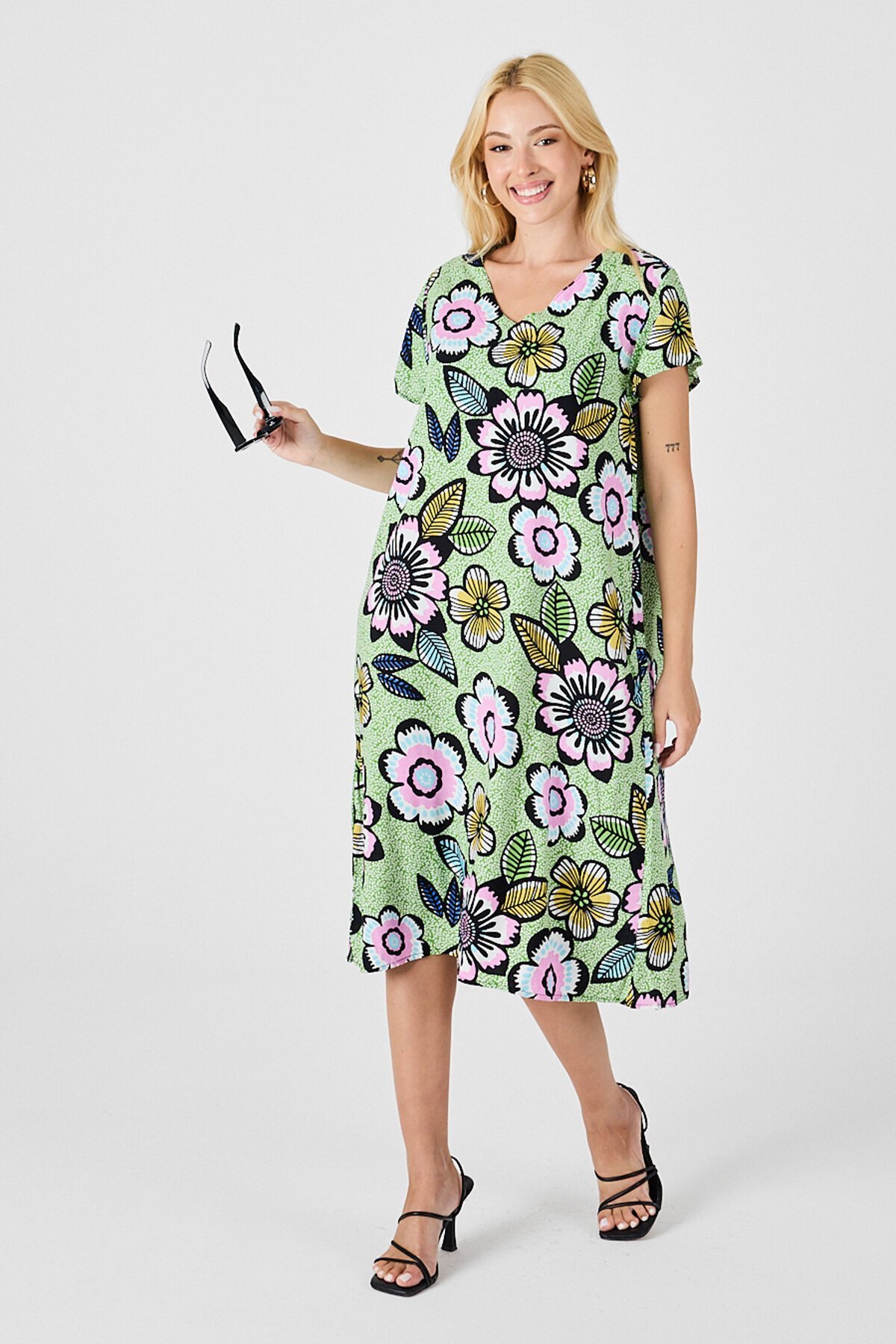 Fıstık Yeşili Derin V Yaka Çiçek Desenli Midi Boy Elbise