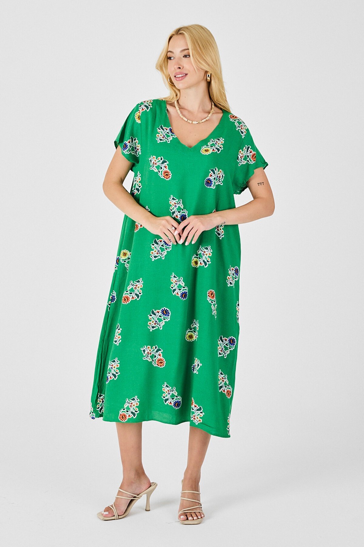 Yeşil Desenli Derin V Yaka Midi Boy Elbise