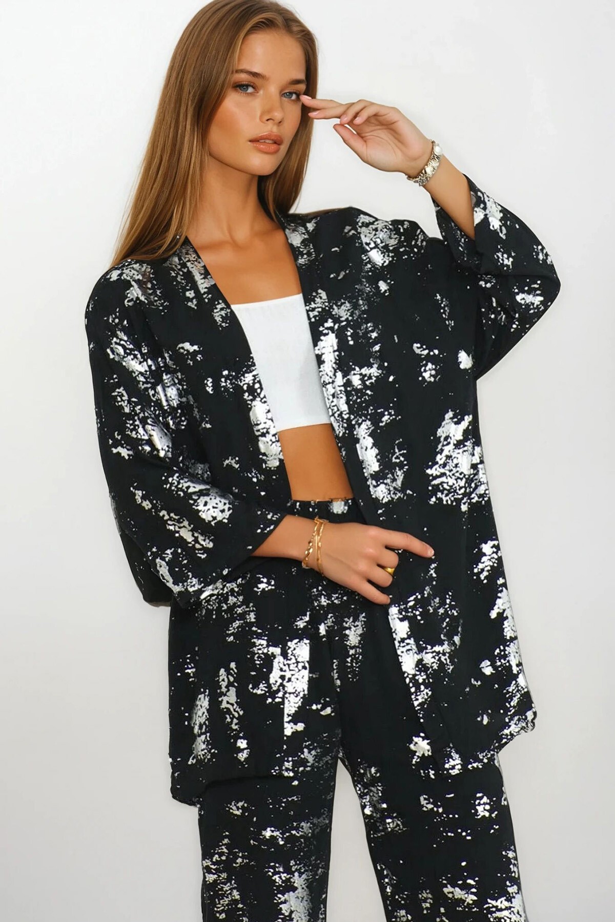 Siyah-Beyaz Desenli Kimono Ve Beli Lastikli Pantolon Kimono Takım