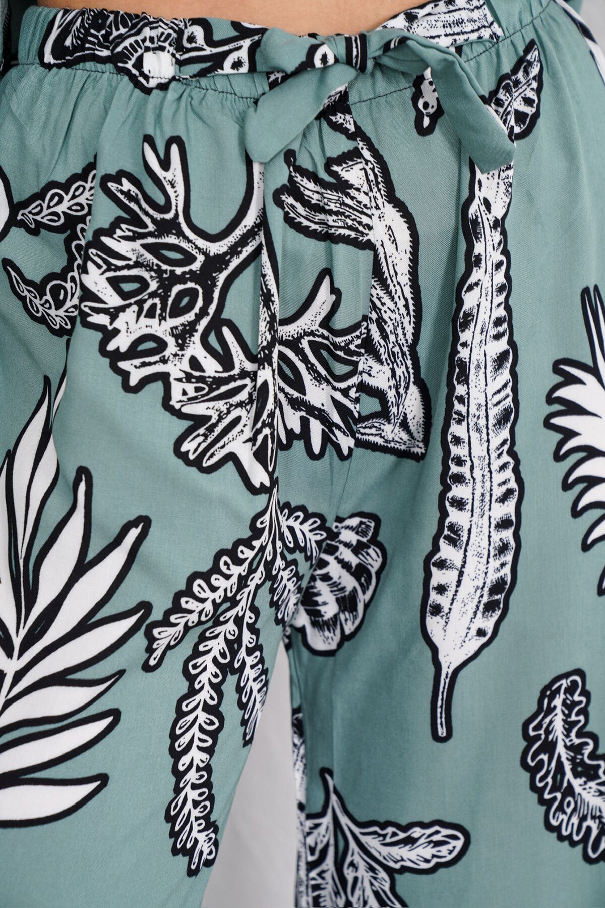 Çağla Yeşili Desenli Oversize Gömlek Ve Bağcıklı Palazzo Pantolon Takım