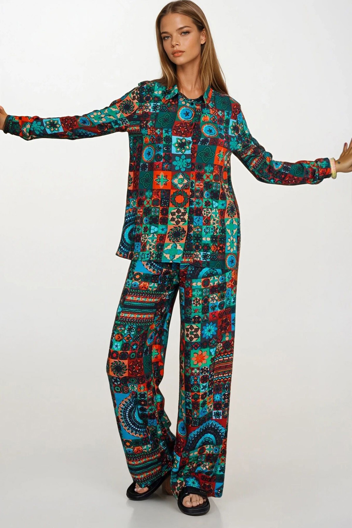 Yeşil Desenli Oversize Gömlek Ve Bağcıklı Palazzo Pantolon Takım