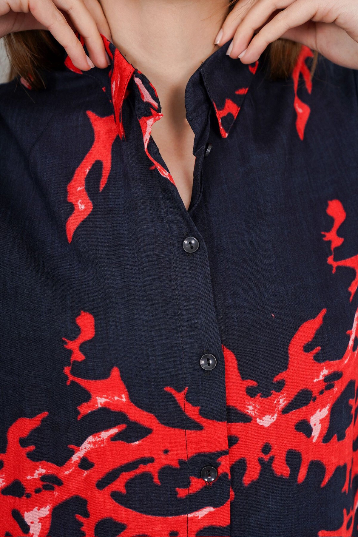 Kırmızı-Siyah Desenli Oversize Gömlek Ve Bağcıklı Palazzo Pantolon Takım