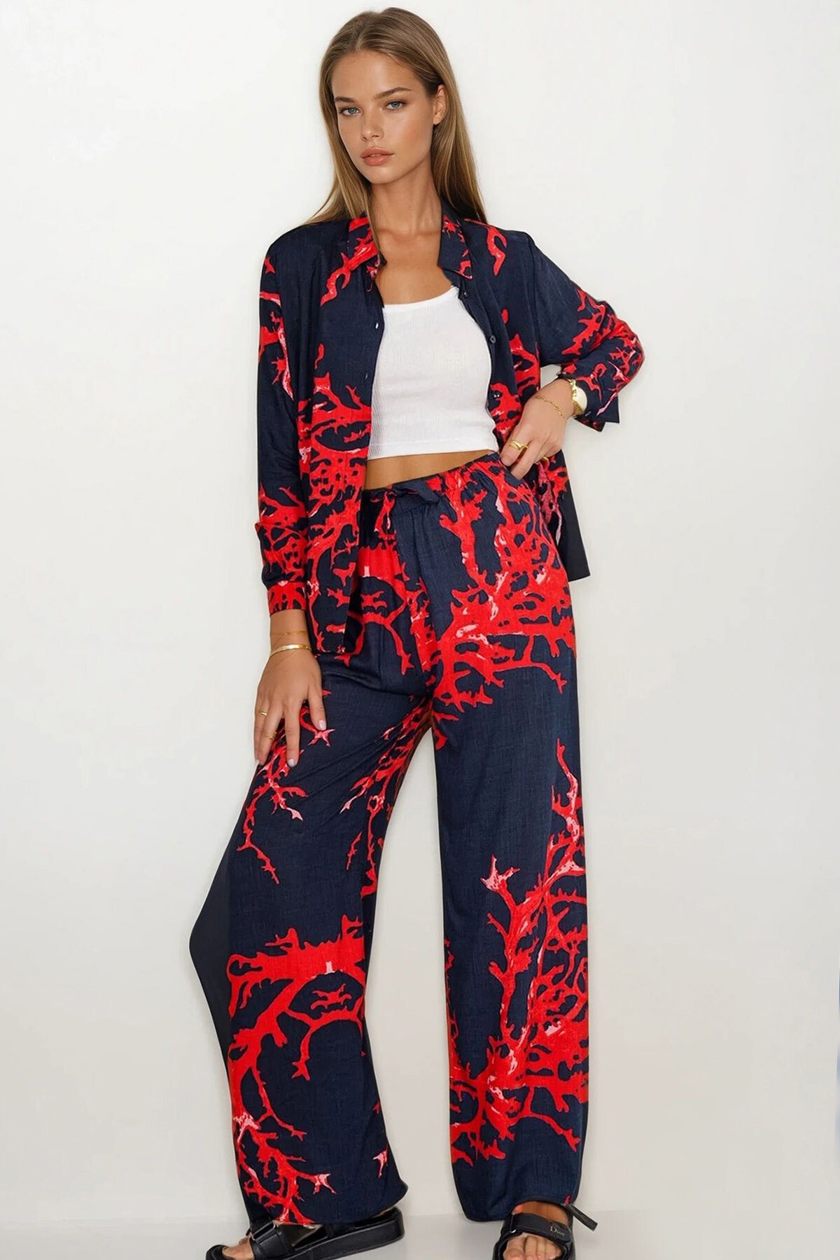 Kırmızı-Siyah Desenli Oversize Gömlek Ve Bağcıklı Palazzo Pantolon Takım