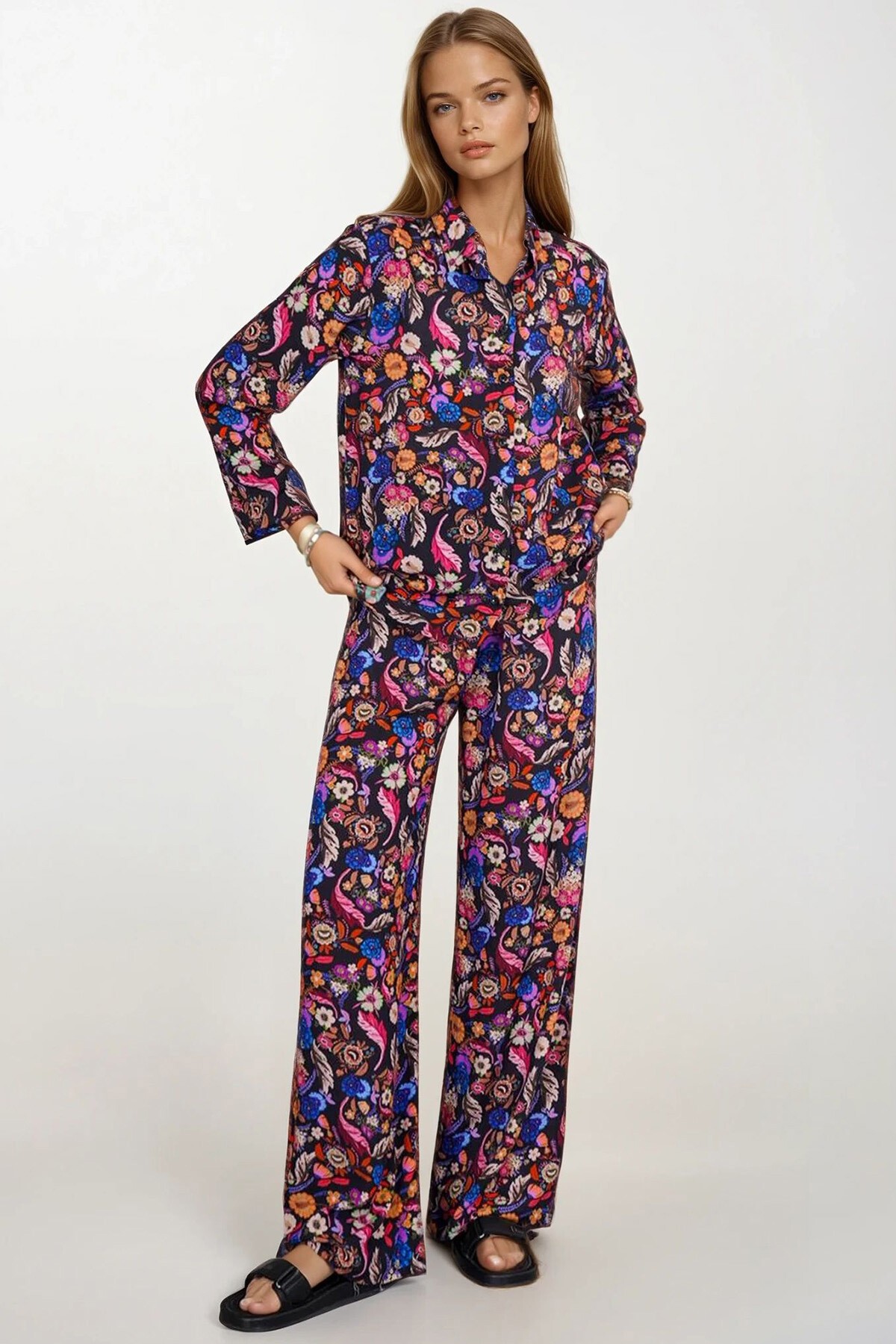 Mix Desenli Oversize Gömlek Ve Bağcıklı Palazzo Pantolon Takım