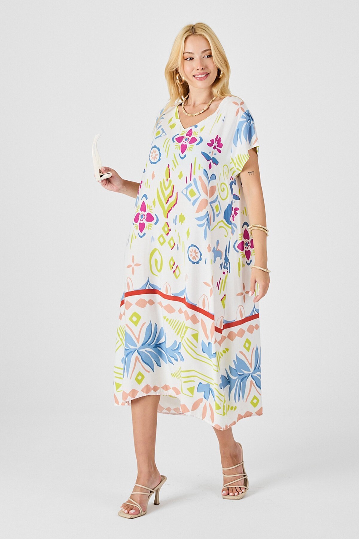 Ekru Desenli Desenli V Yaka Midi Boy Elbise