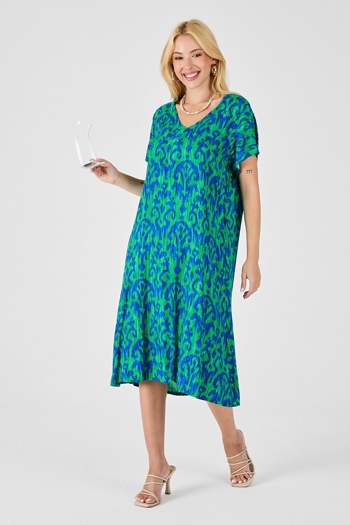 Yeşil Mavi Desenli V Yaka Midi Boy Elbise