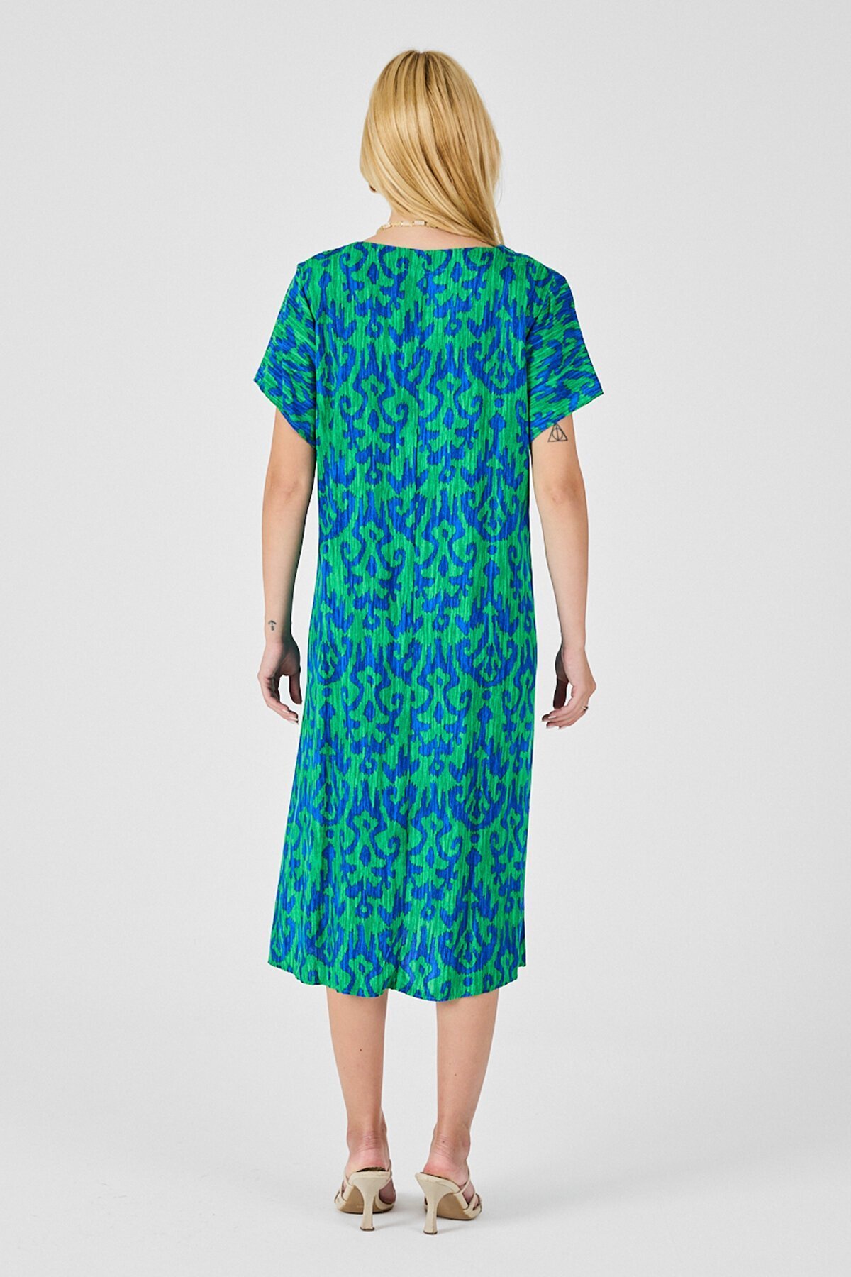 Yeşil Mavi Desenli V Yaka Midi Boy Elbise