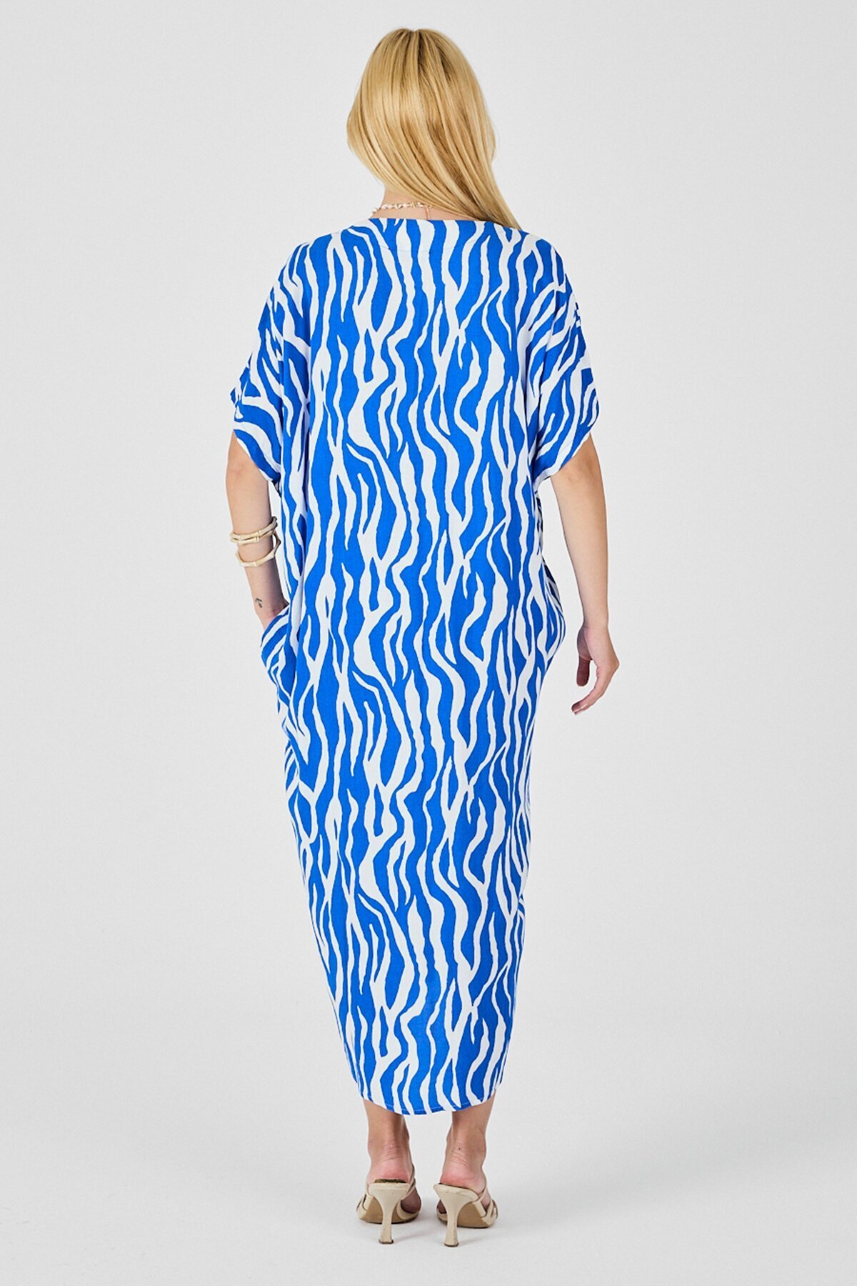 Mavi Desenli V Yaka Salaş Kesim Kaftan Elbise