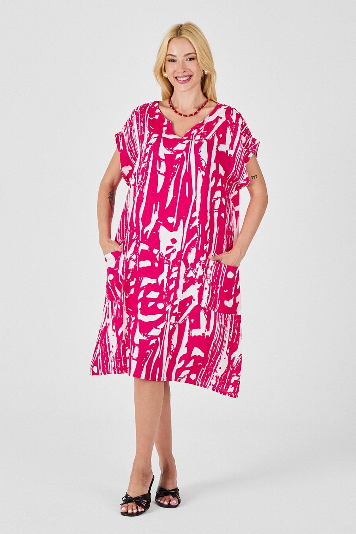 Fuşya Desenli V Yaka Yarasa Kol Oversize Midi Elbise