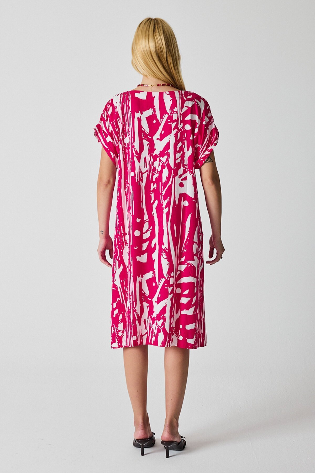 Fuşya Desenli V Yaka Yarasa Kol Oversize Midi Elbise