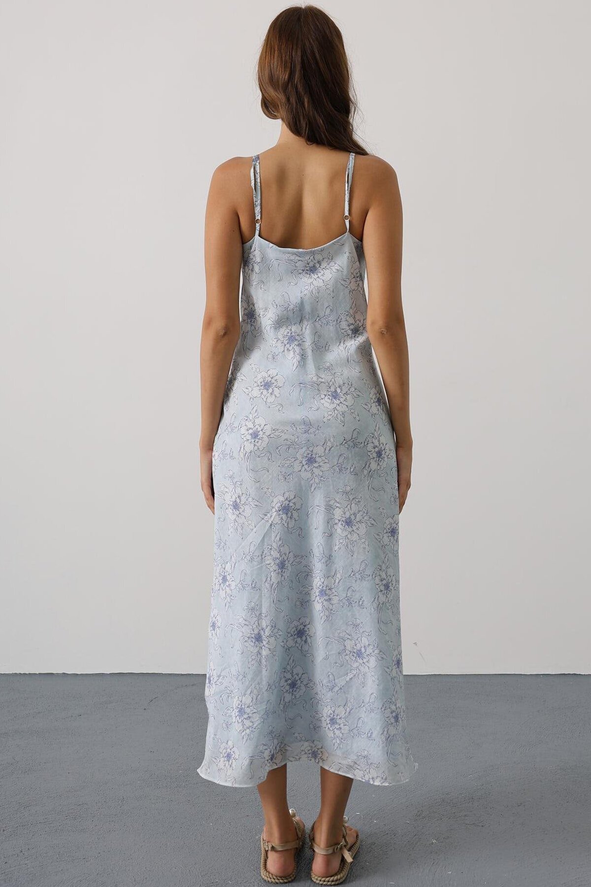 Mavi Desenli Yakası Volanlı Askılı Elbise