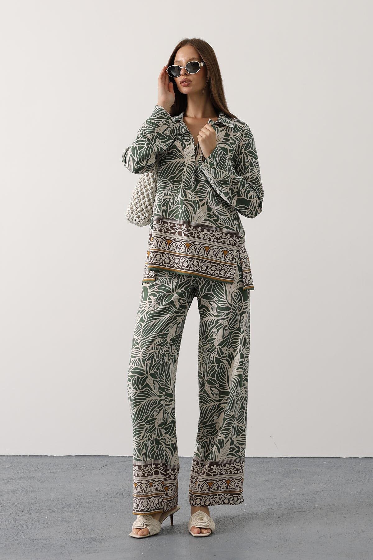 Ekru Desenli Yarım Patlı Bluz Ve Pantolon Takım