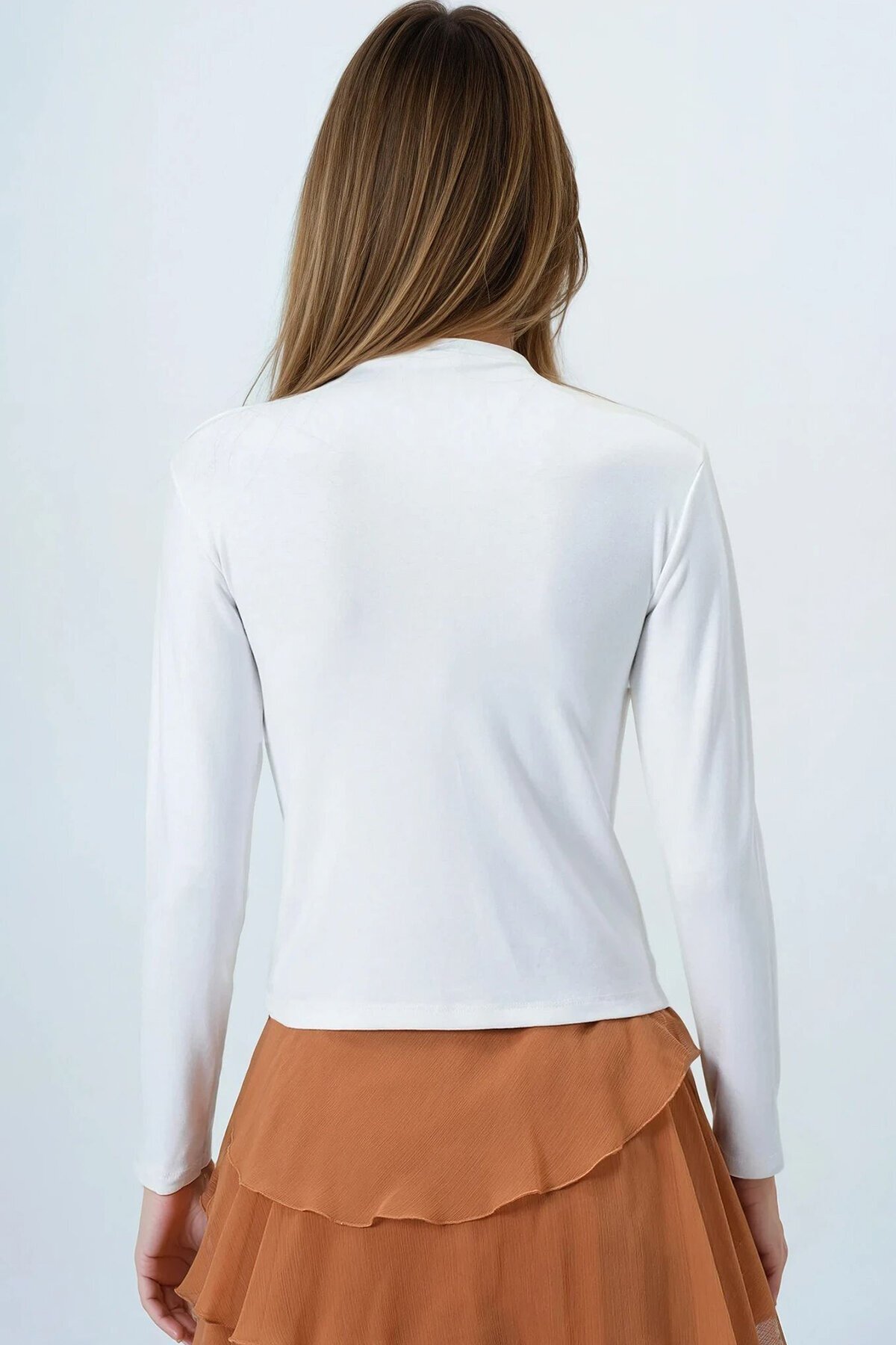 Ekru Dik Yaka Pamuklu Likralı Basic Bluz