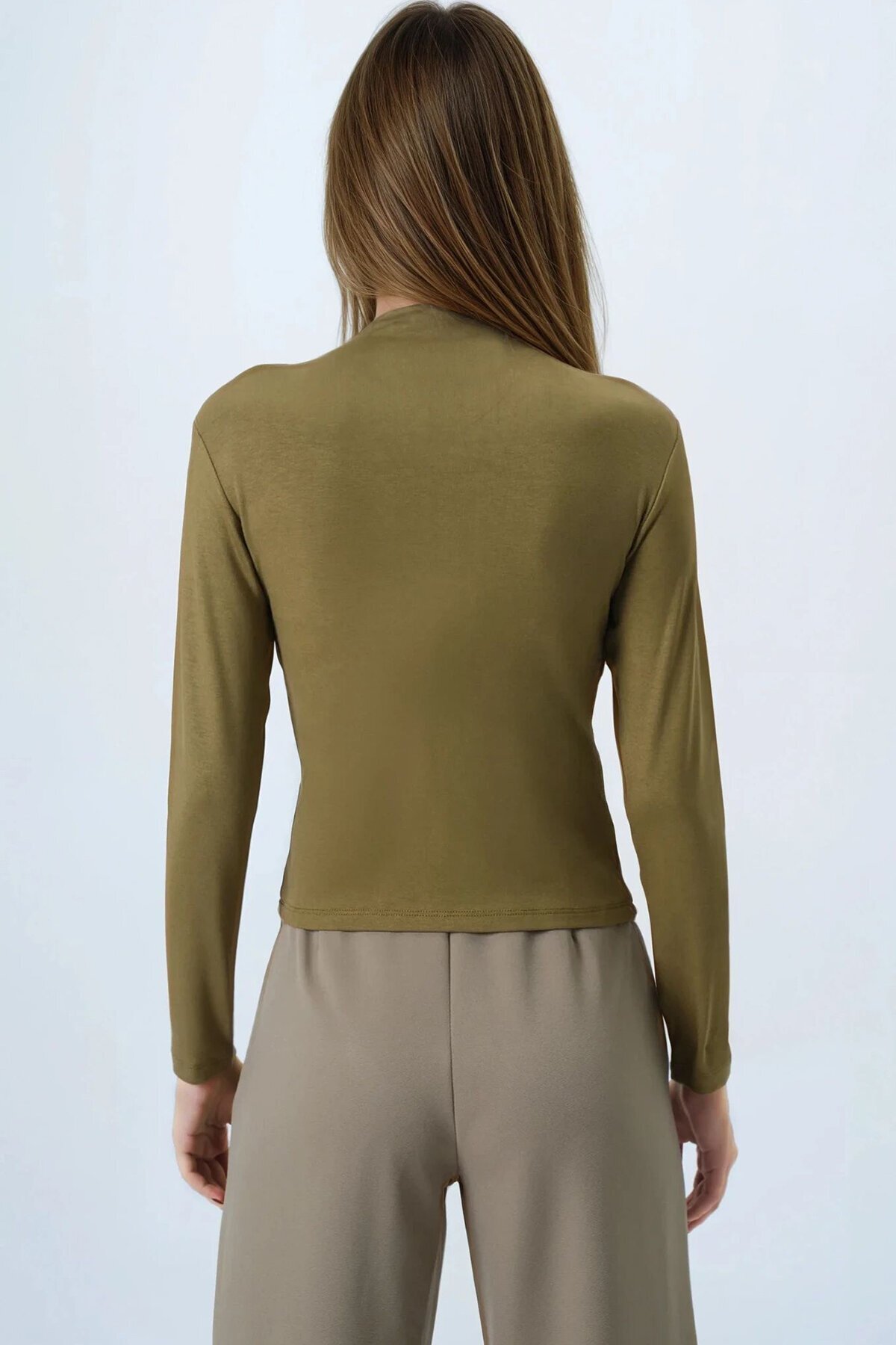 Haki Dik Yaka Pamuklu Likralı Basic Bluz