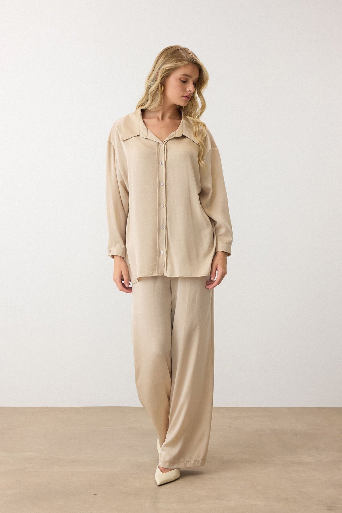 Bej Düğmeli Uzun Kollu Oversize Salaş İkili Takım