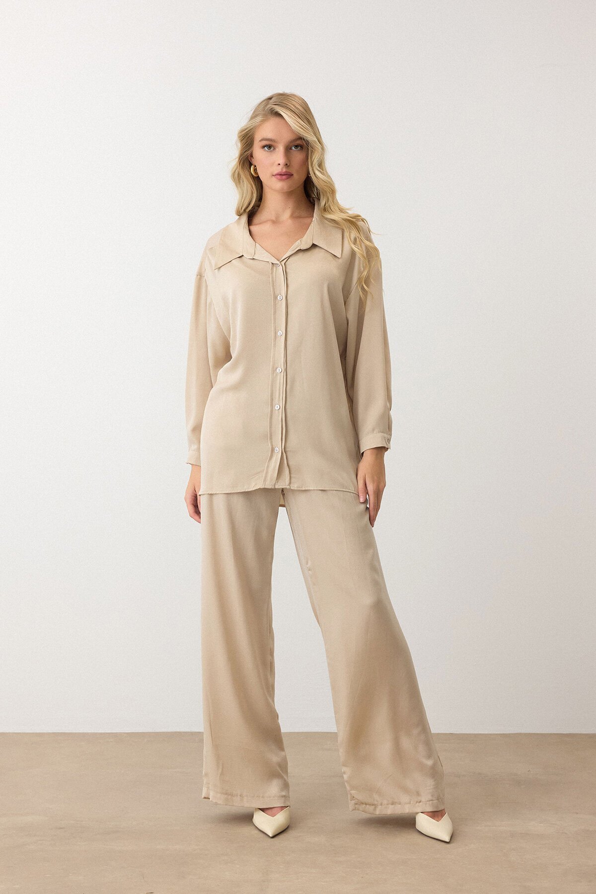 Bej Düğmeli Uzun Kollu Oversize Salaş İkili Takım