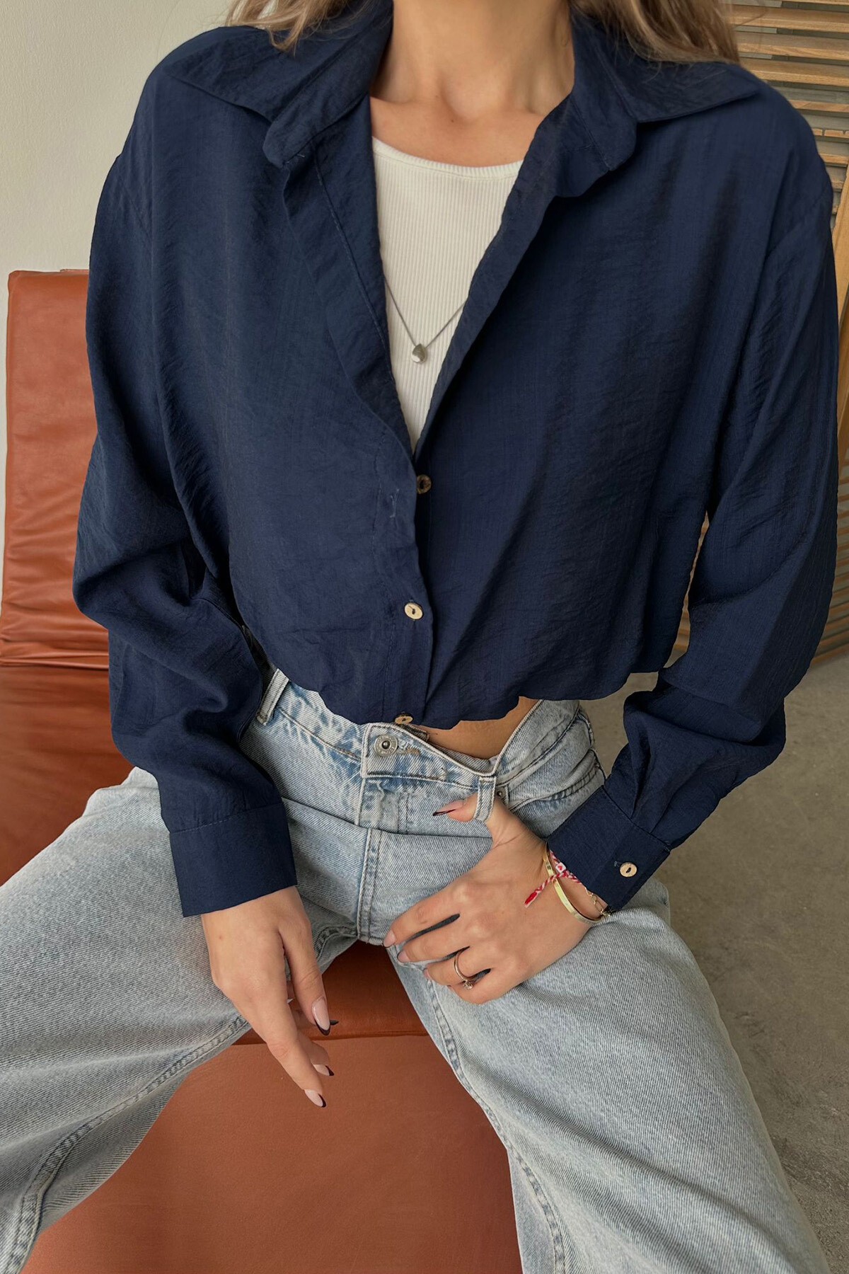 Lacivert Düşük Omuzlu Beli Lastikli Gömlek