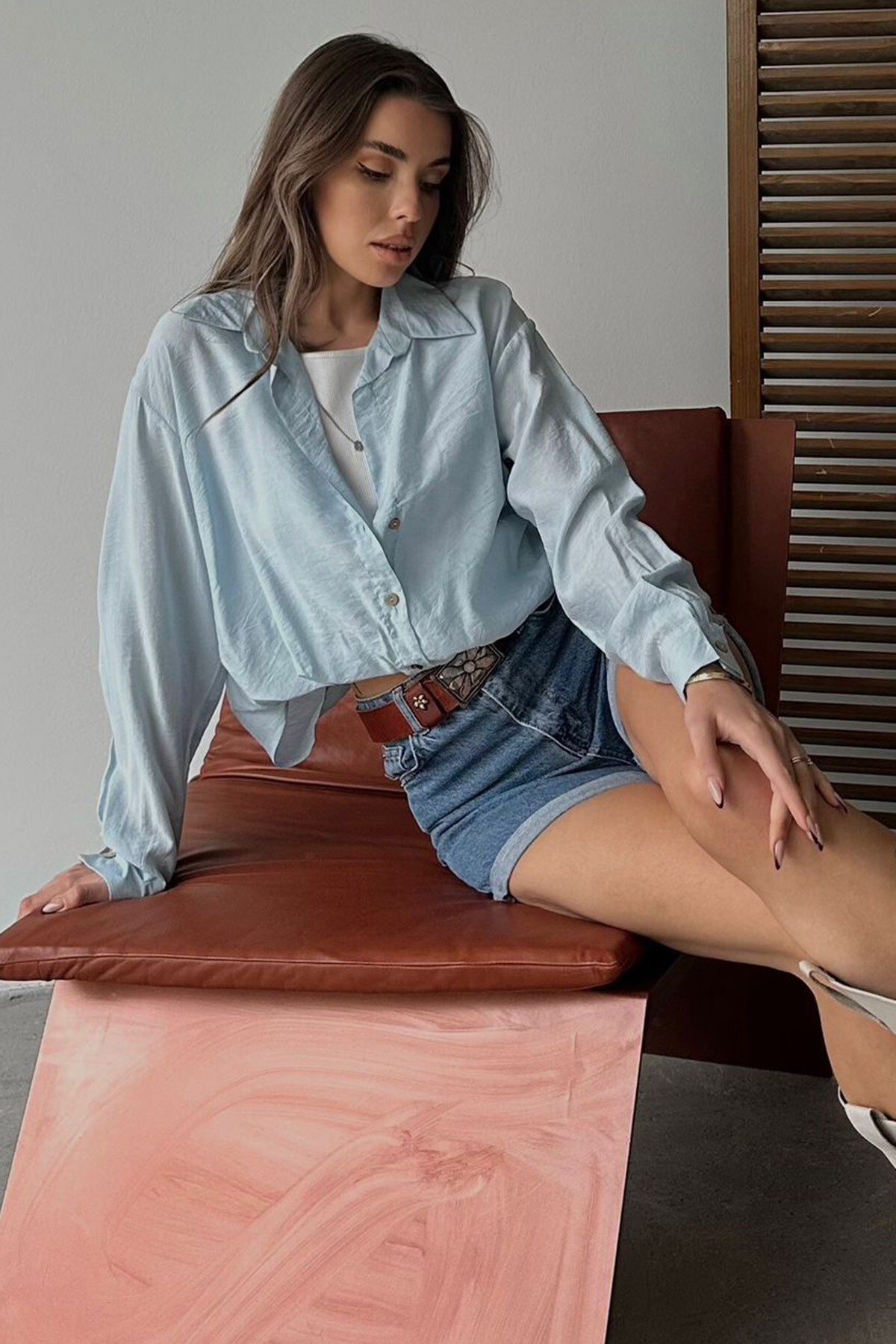 Mavi Düşük Omuzlu Beli Lastikli Gömlek