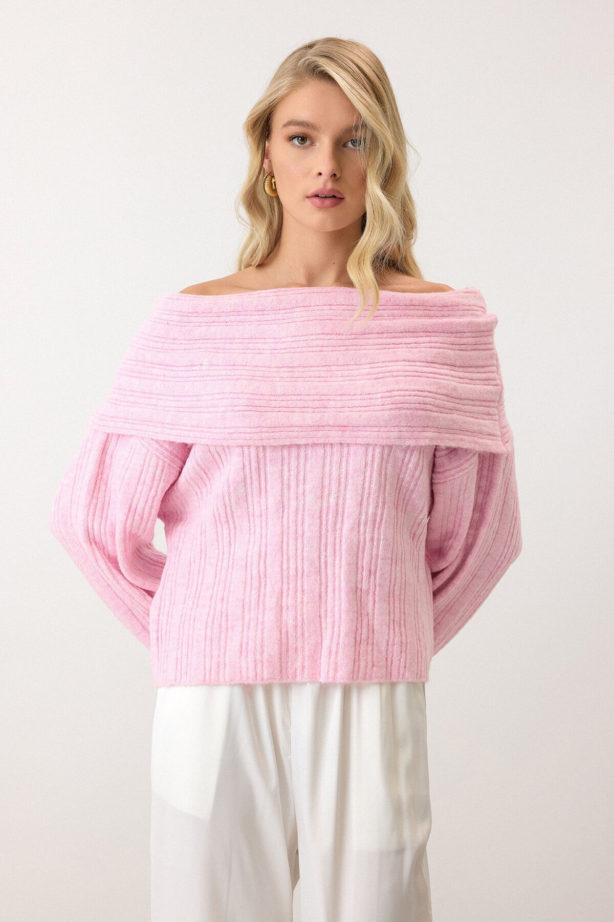 Pudra Düşük Omuzlu Fitilli Triko Kazak