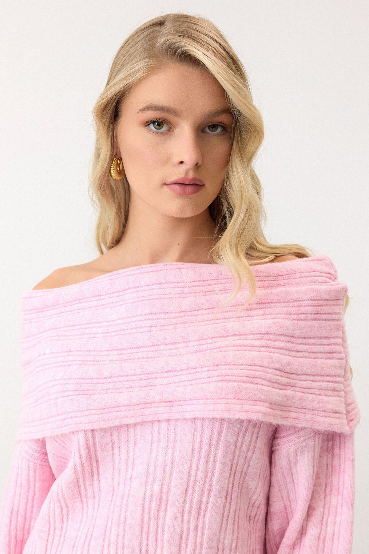 Pudra Düşük Omuzlu Fitilli Triko Kazak