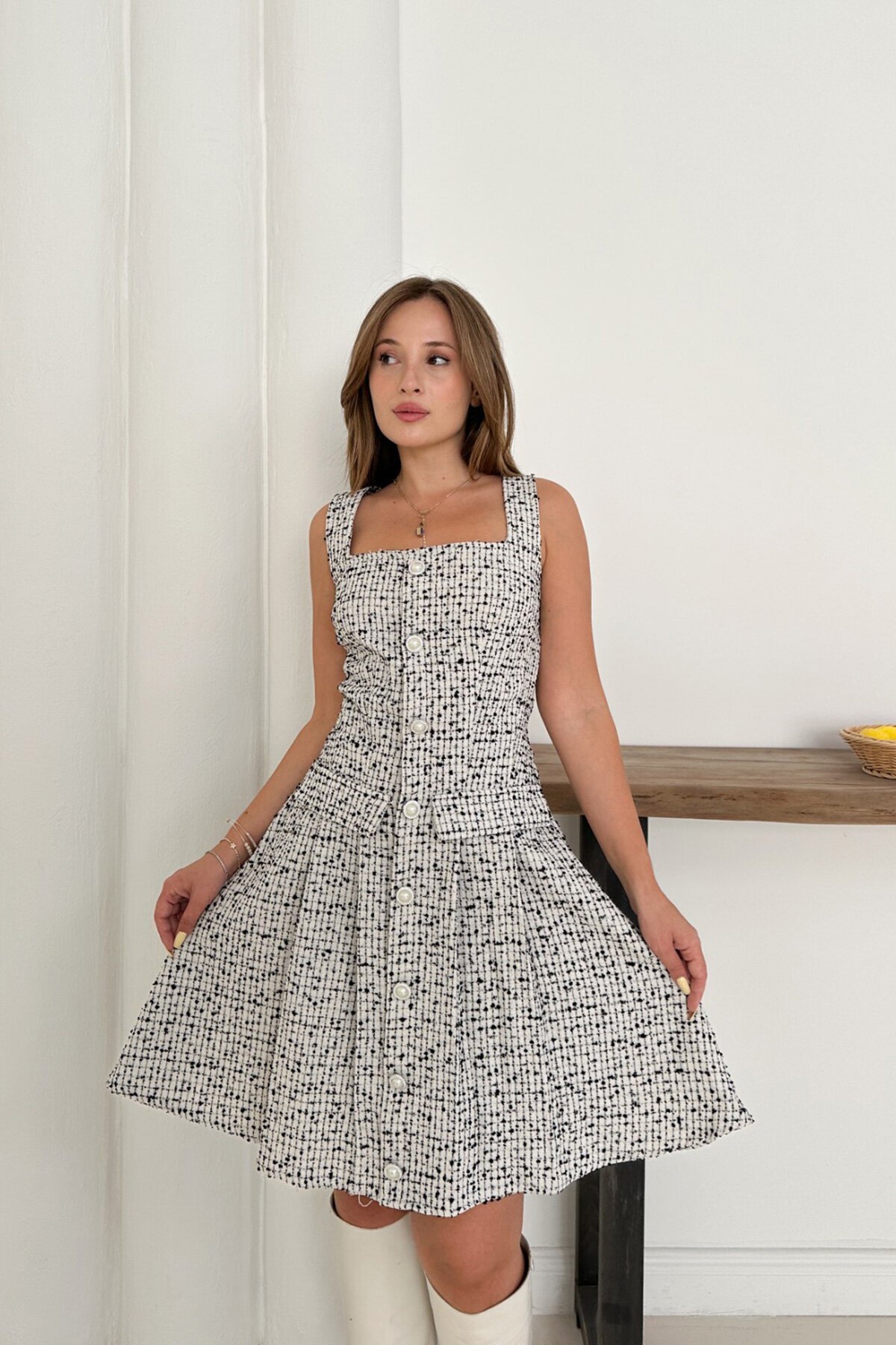 Ekru Ekose Dokulu İnci Düğmeli Ceketli Elbise Takım