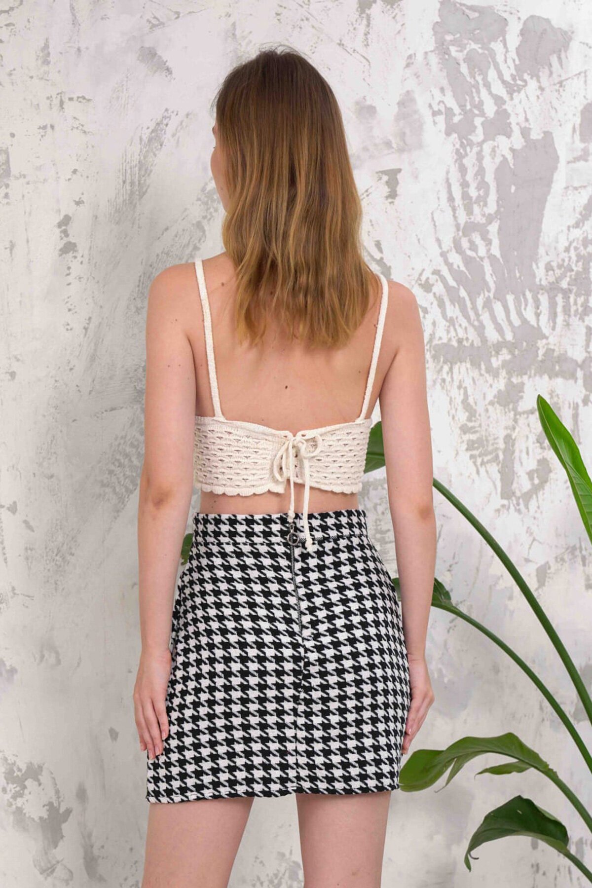 Siyah-Beyaz Fermuar Kapamalı Kazayağı Desenli Mini Etek