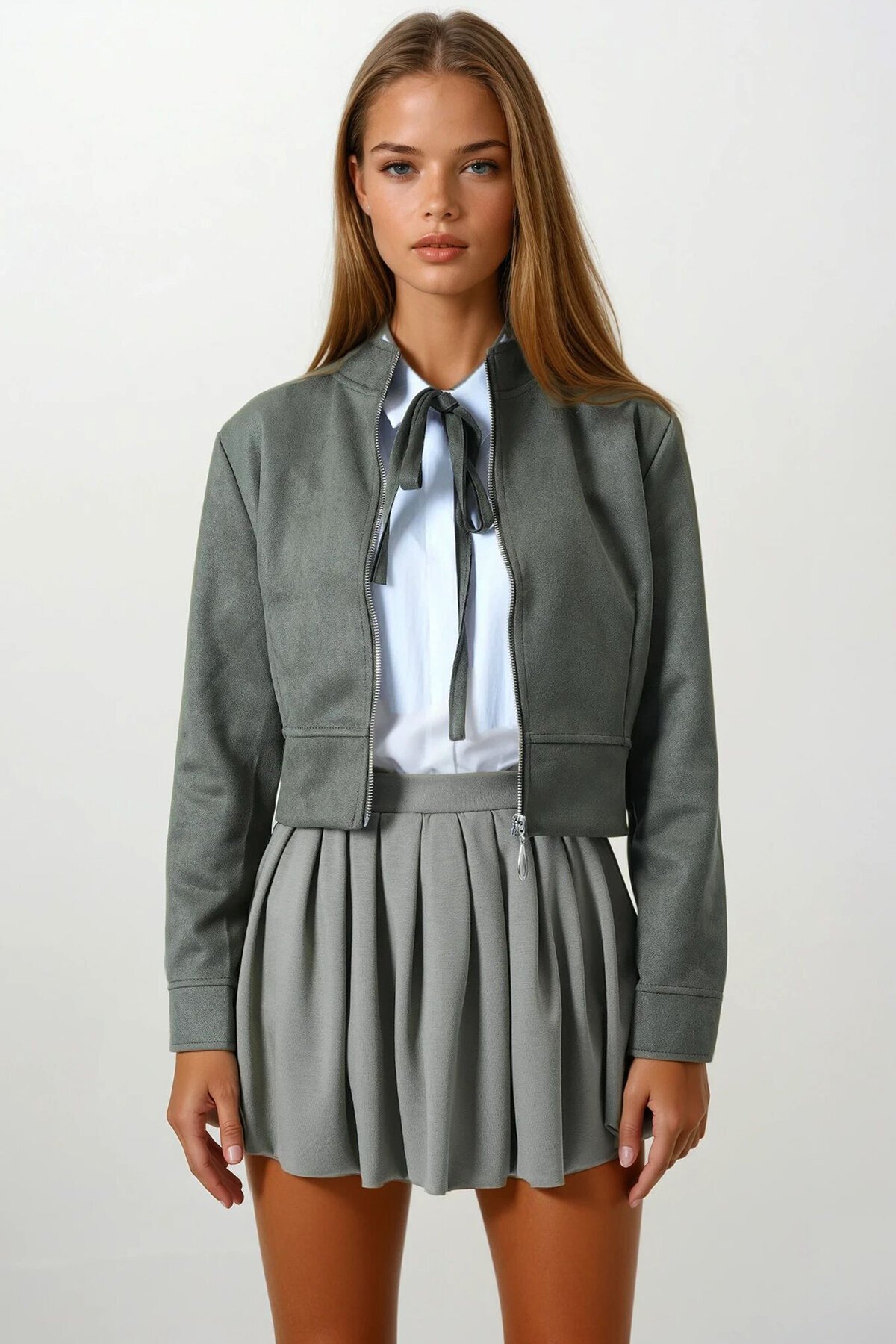 Haki Fermuarlı Hakim Yaka Süet Dokulu Kısa Ceket