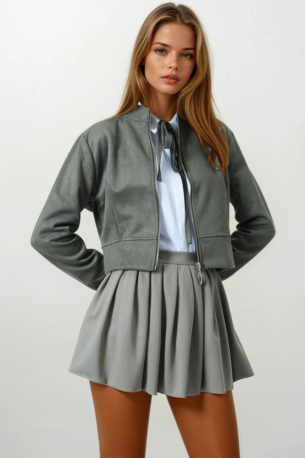 Haki Fermuarlı Hakim Yaka Süet Dokulu Kısa Ceket