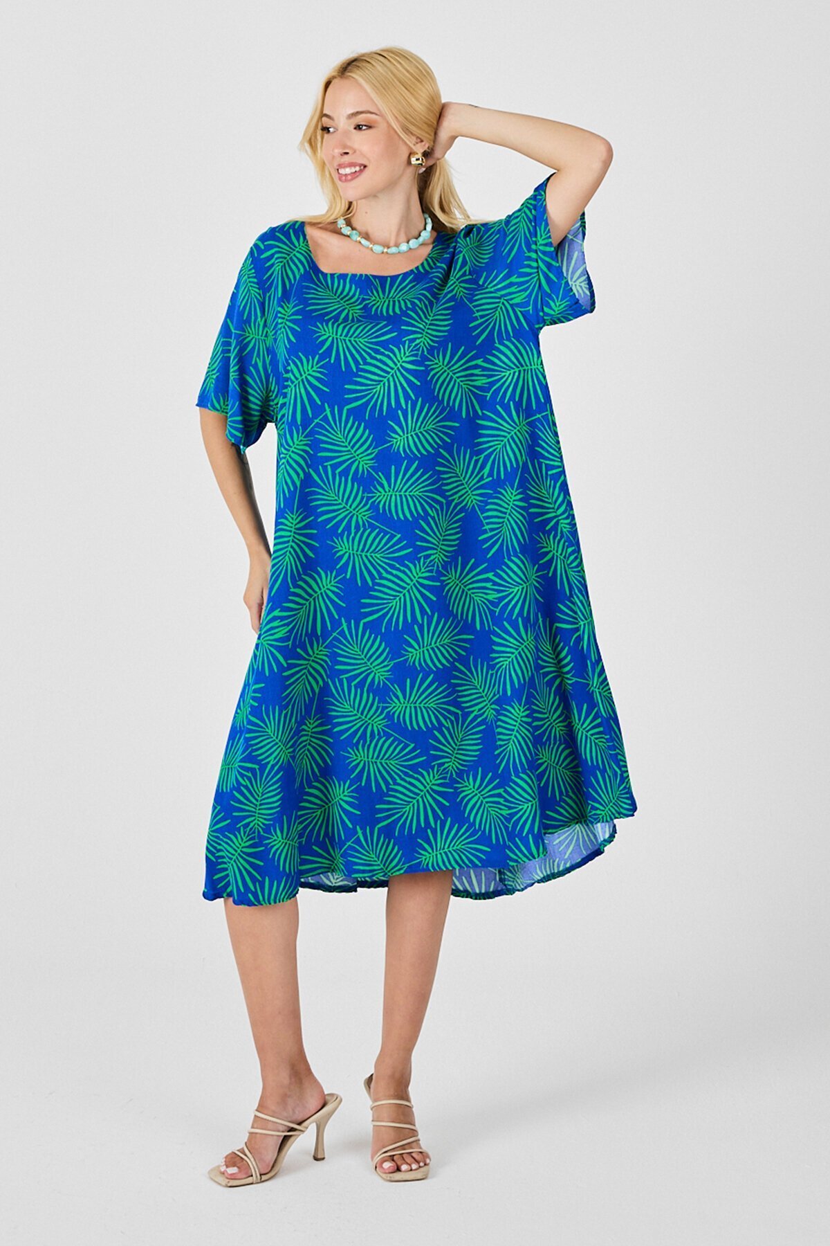 Saks Geniş Yaka Desenli Midi Boy Elbise