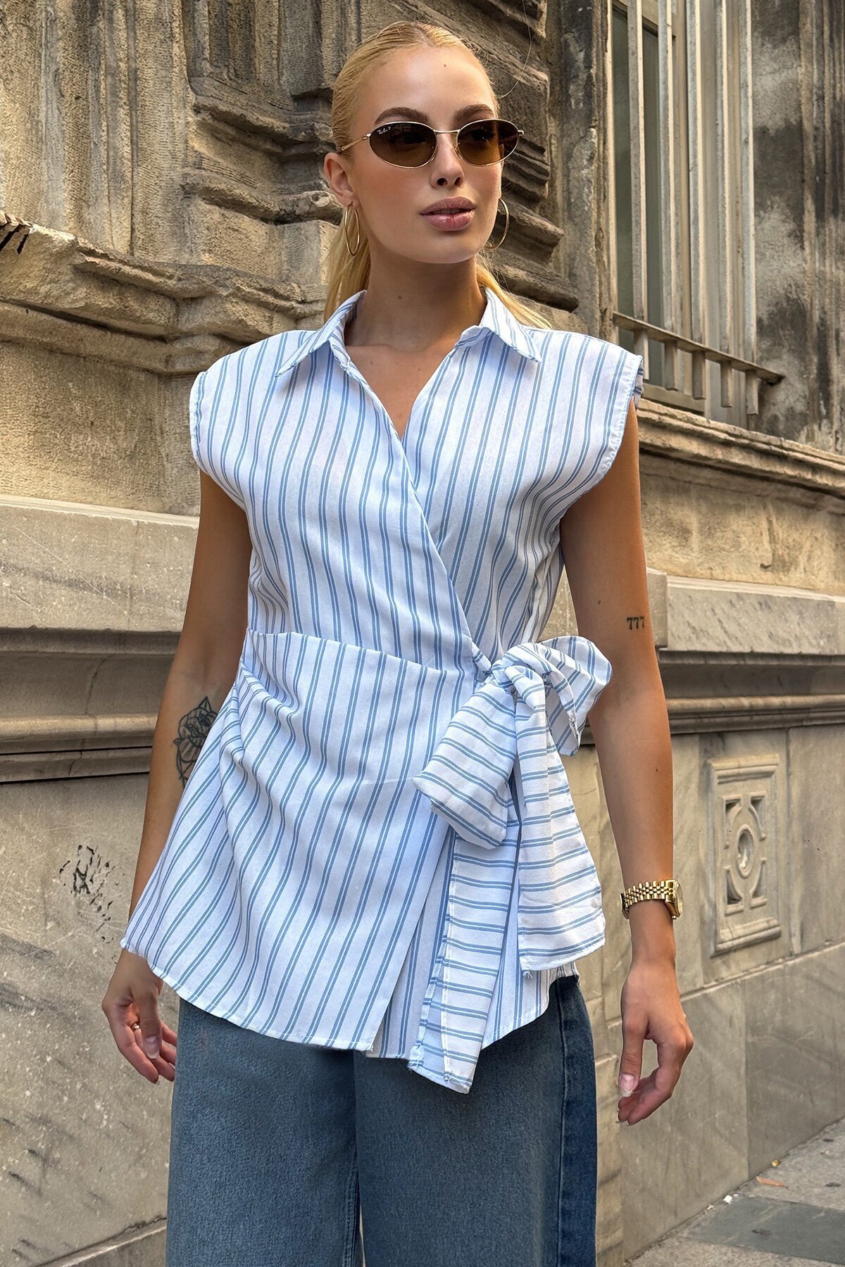 Mavi Gömlek Yaka Bağlama Detaylı Çizgili Bluz