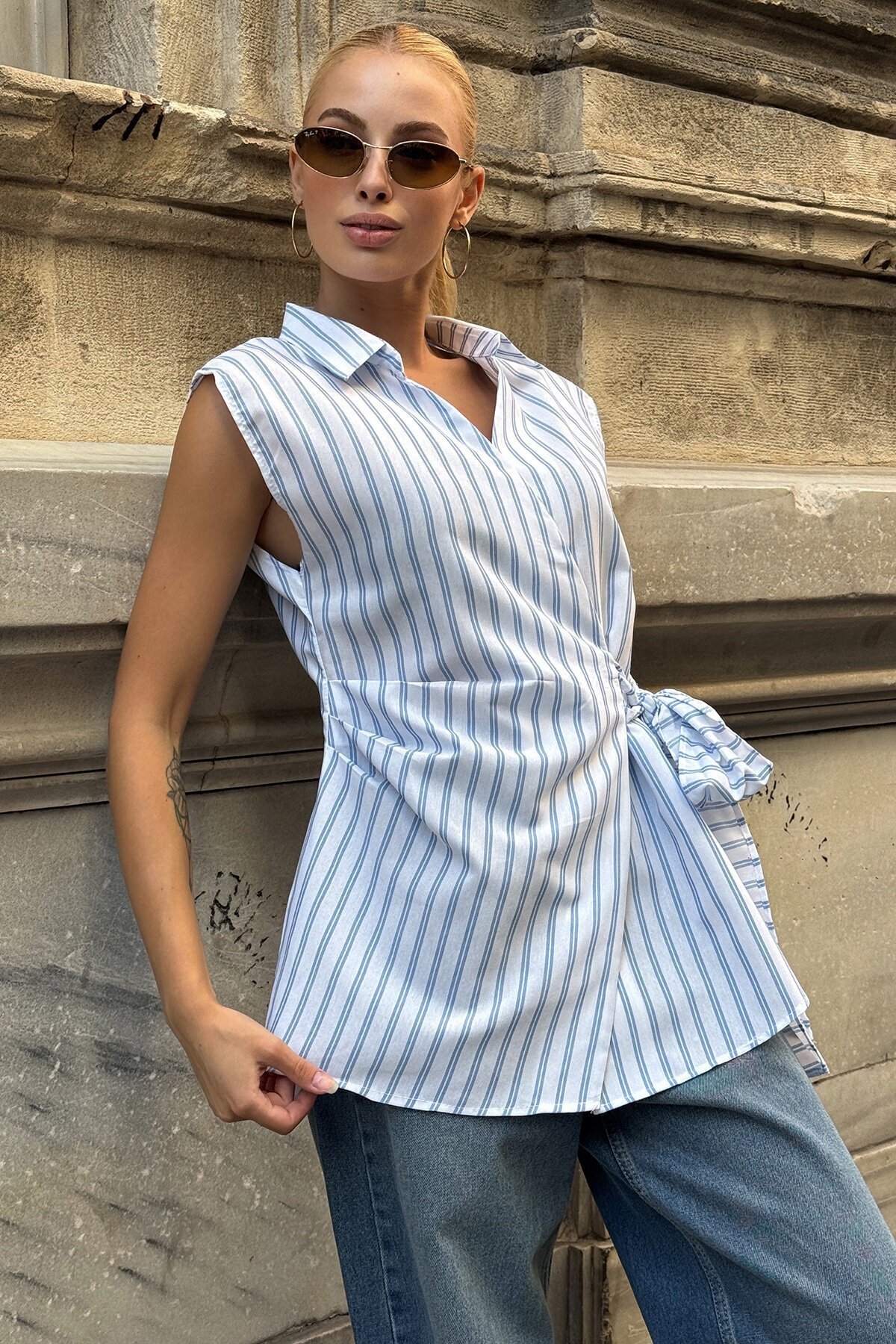 Mavi Gömlek Yaka Bağlama Detaylı Çizgili Bluz