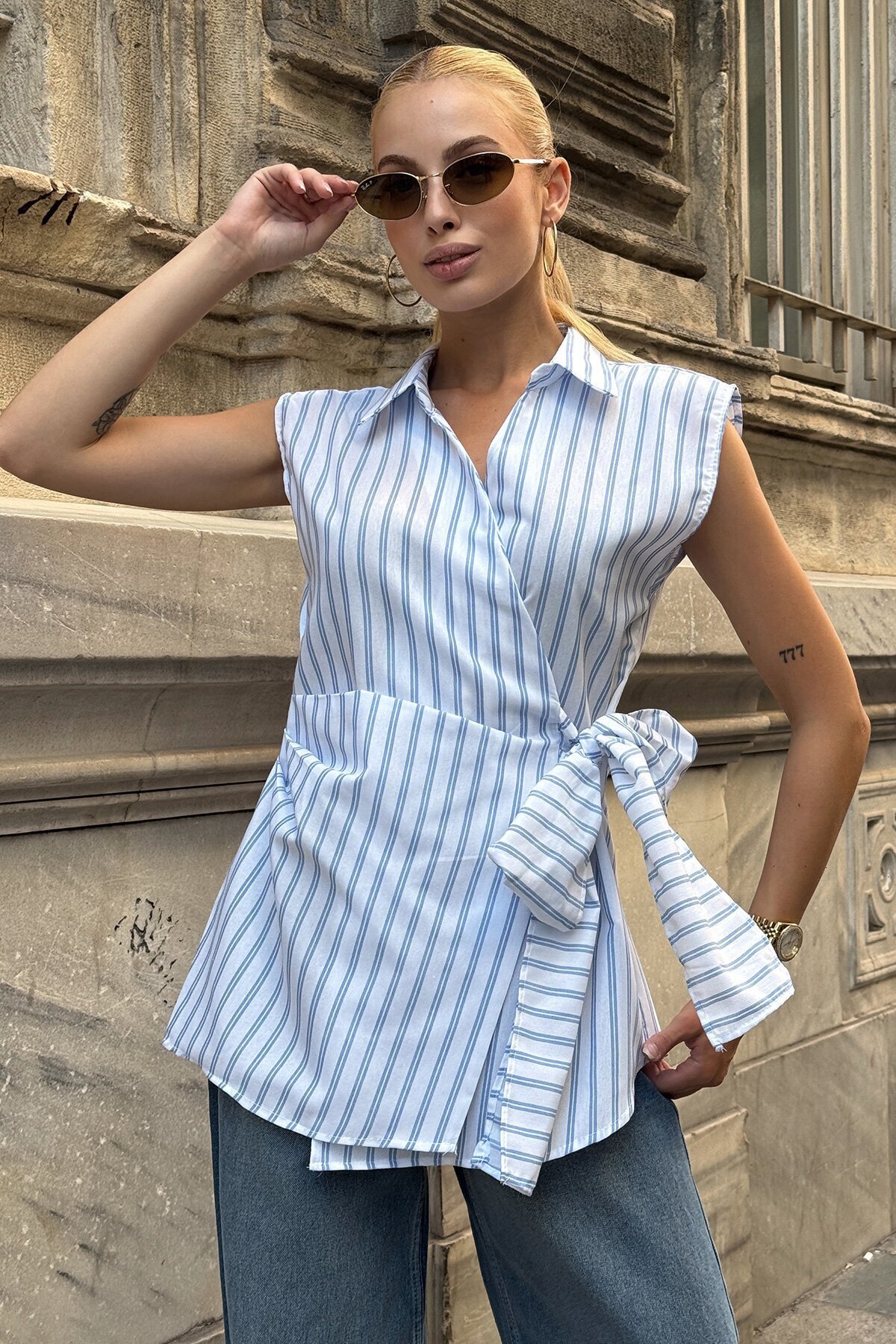 Mavi Gömlek Yaka Bağlama Detaylı Çizgili Bluz