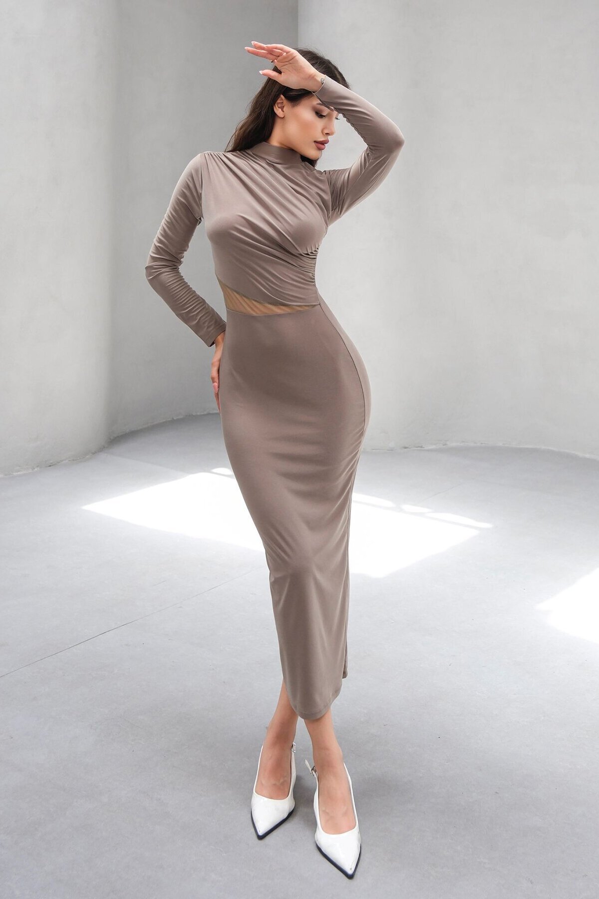 Bej Hakim Yaka Drape Detaylı Transparan Elbise