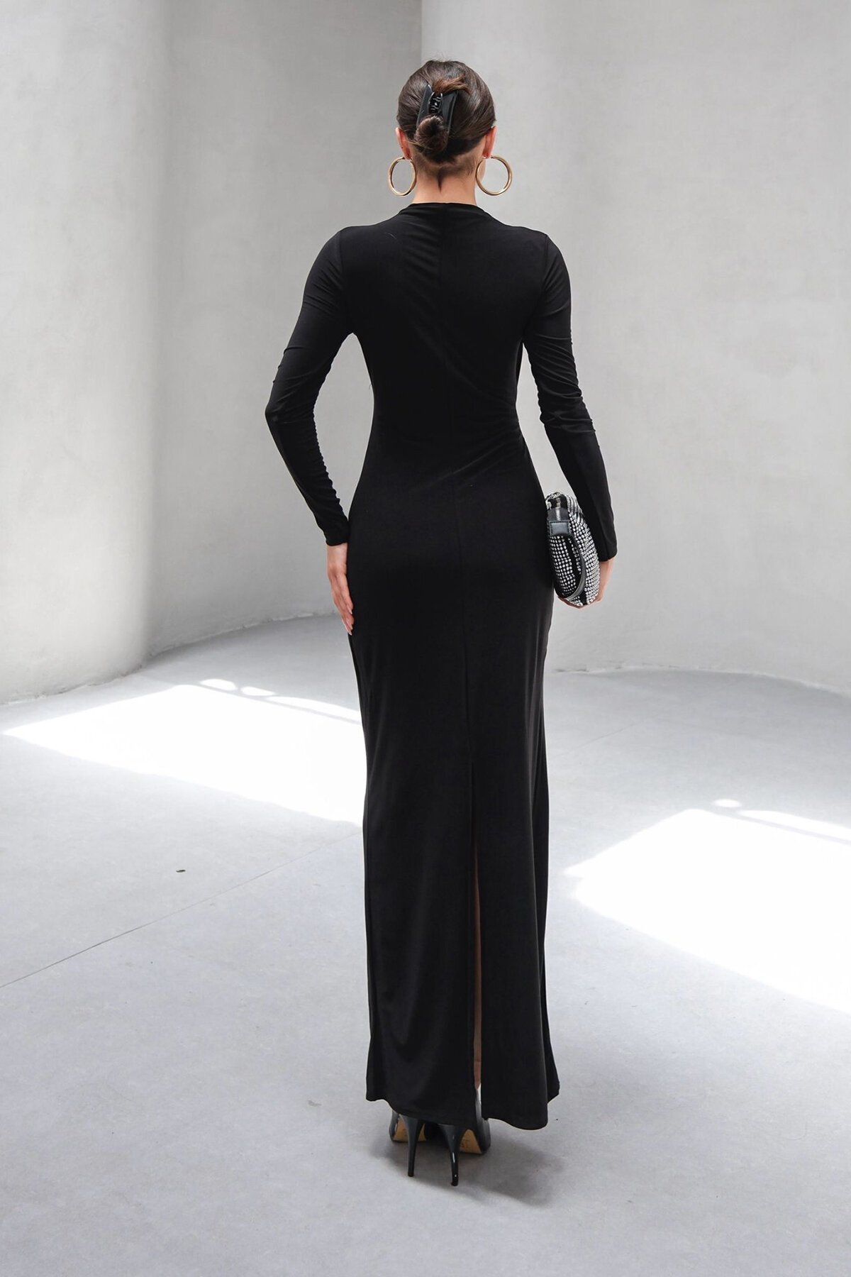 Siyah Hakim Yaka Drape Detaylı Uzun Astarlı Elbise