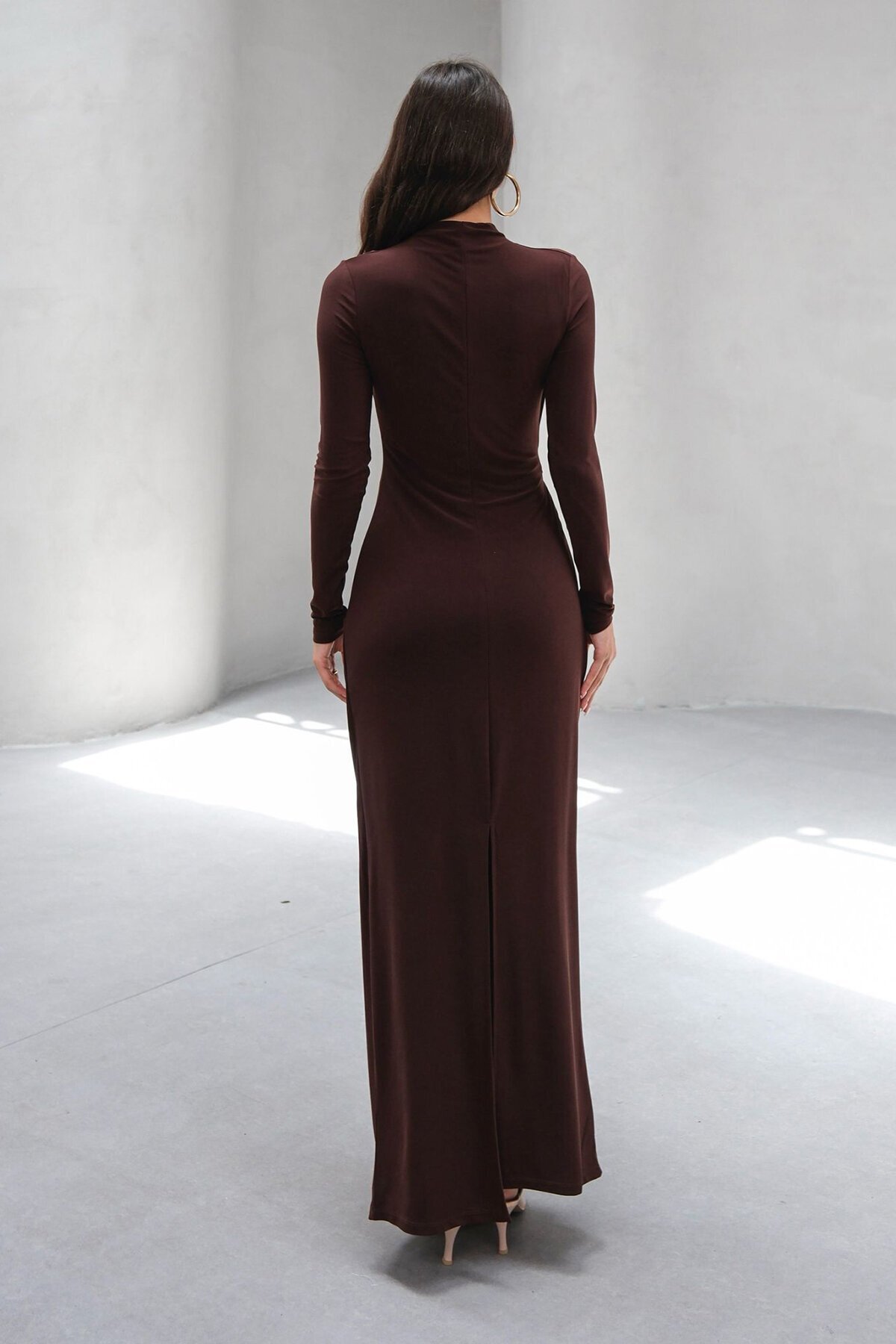 Acı Kahve Hakim Yaka Drape Detaylı Astarlı Uzun Elbise