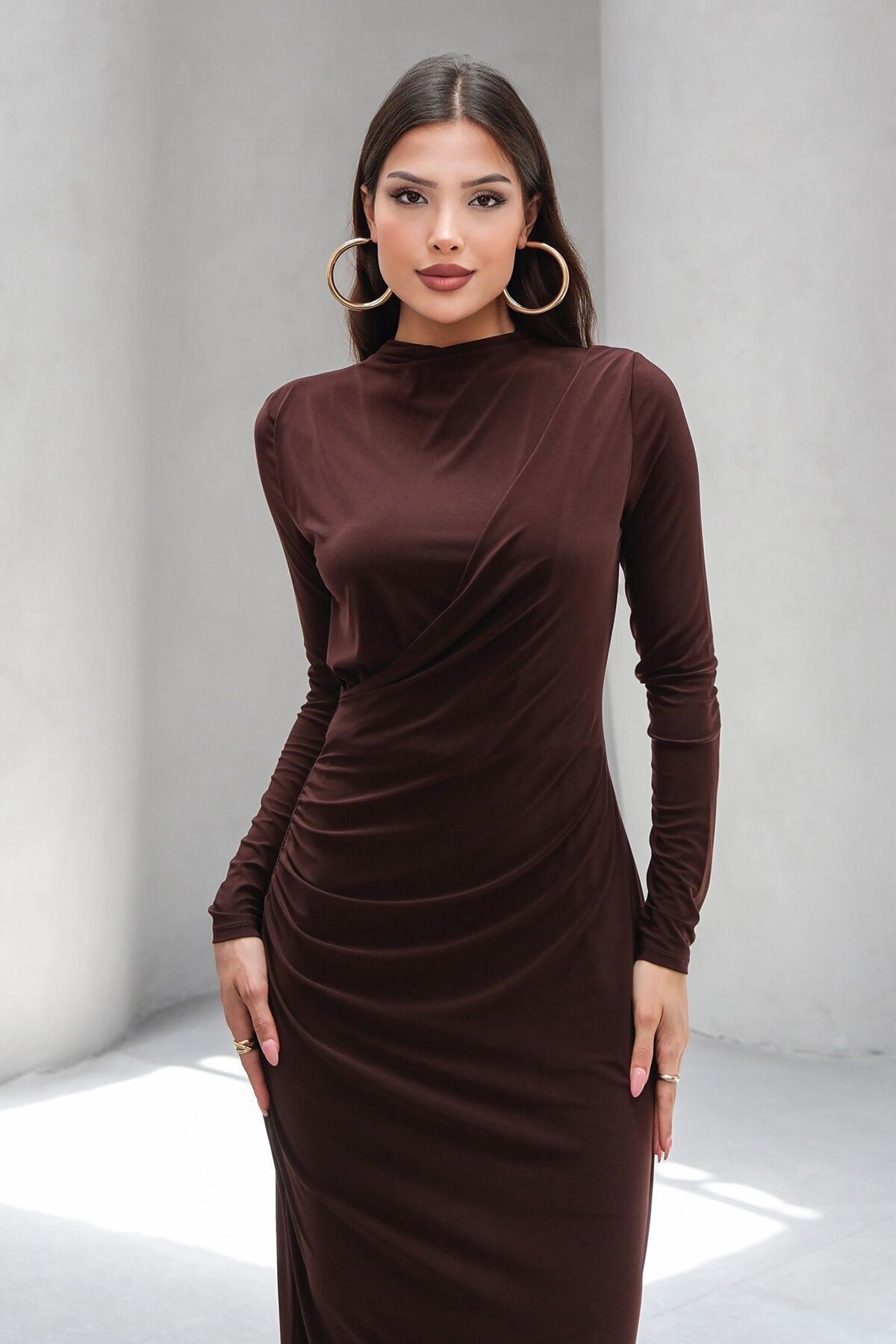 Acı Kahve Hakim Yaka Drape Detaylı Astarlı Uzun Elbise