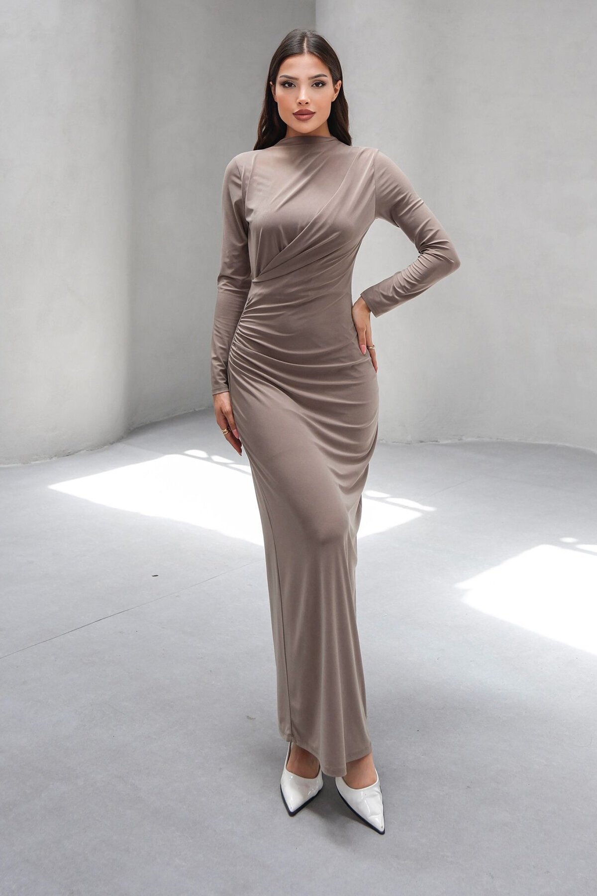 Bej Hakim Yaka Drape Detaylı Astarlı Uzun Elbise