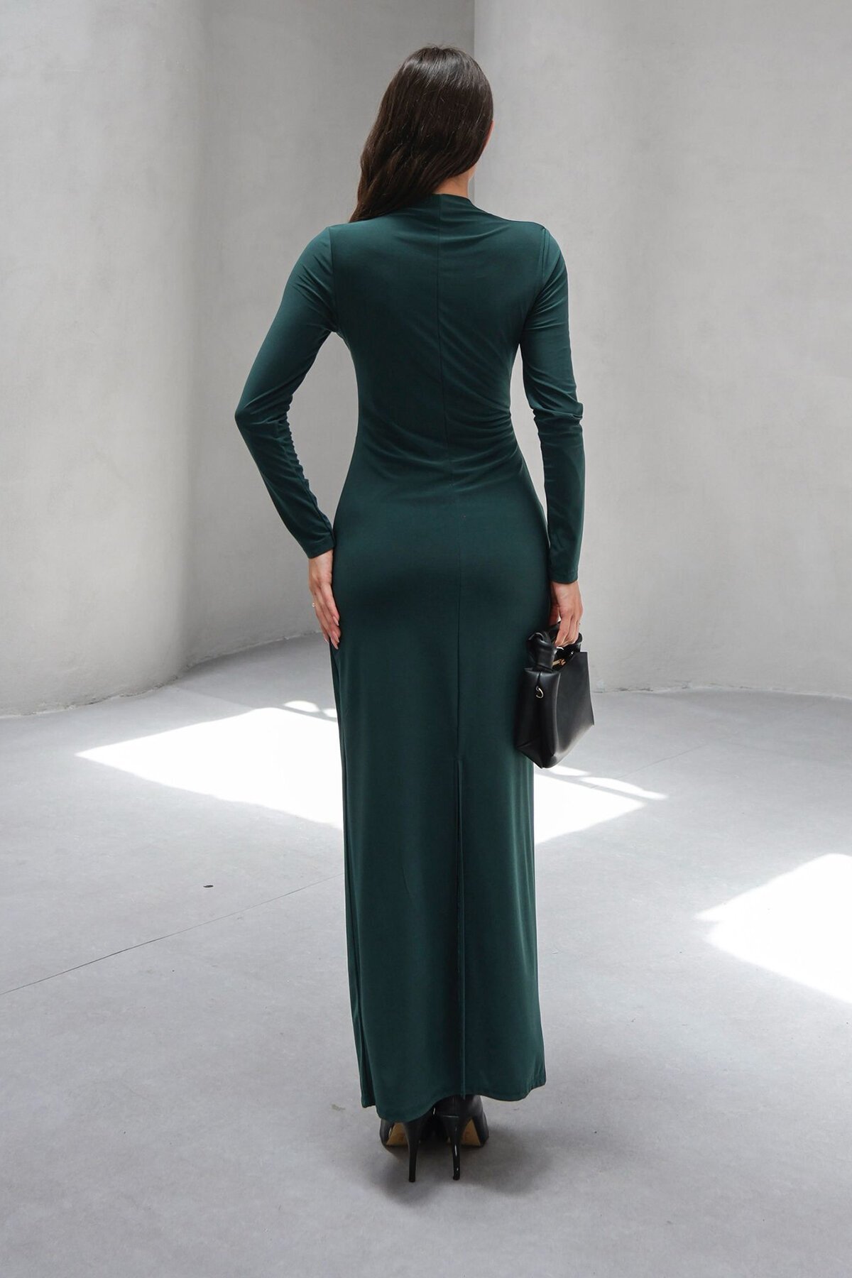 Zümrüt Yeşili Hakim Yaka Drape Detaylı Astarlı Uzun Elbise