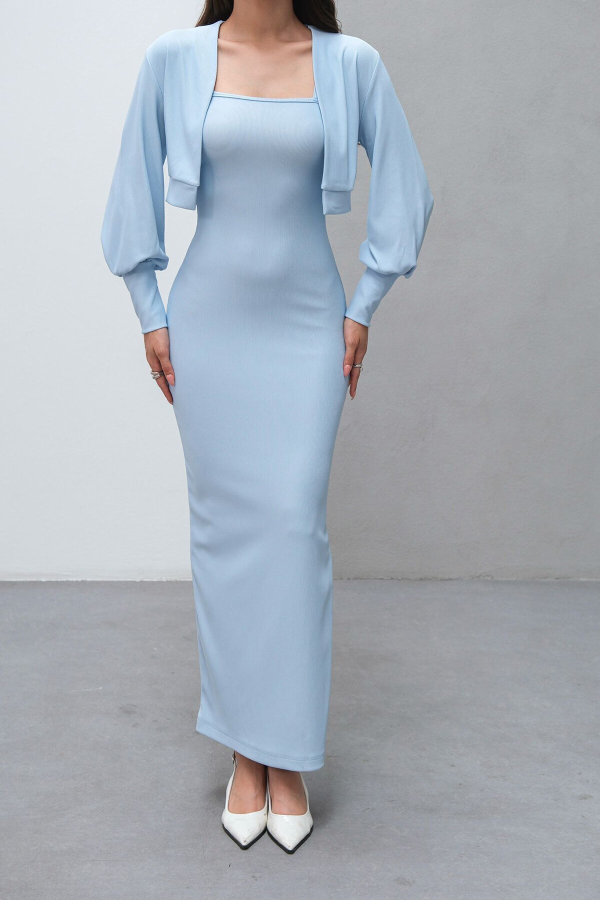 Mavi İnce Askılı Yırtmaç Detaylı Uzun Elbise Ve Hırka İkili Takım