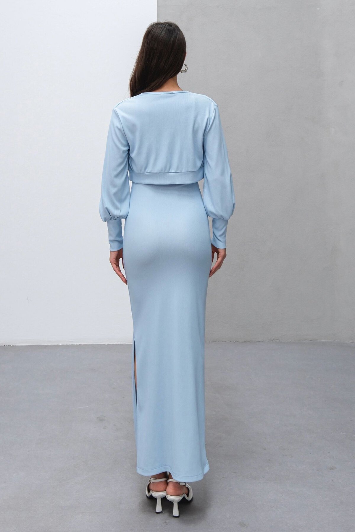 Mavi İnce Askılı Yırtmaç Detaylı Uzun Elbise Ve Hırka İkili Takım