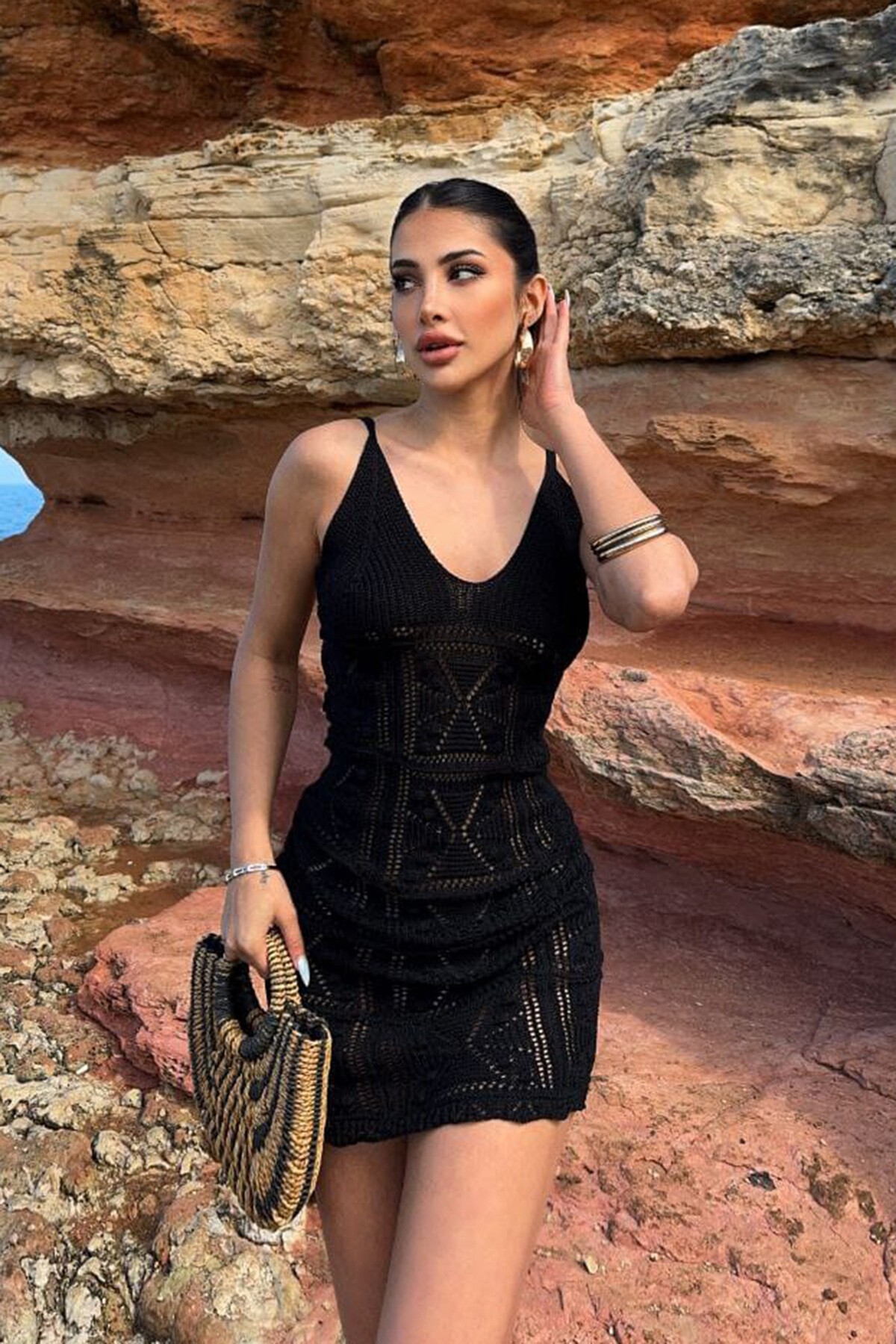 Siyah İnce İp Askılı Ajurlu Mini Triko Elbise