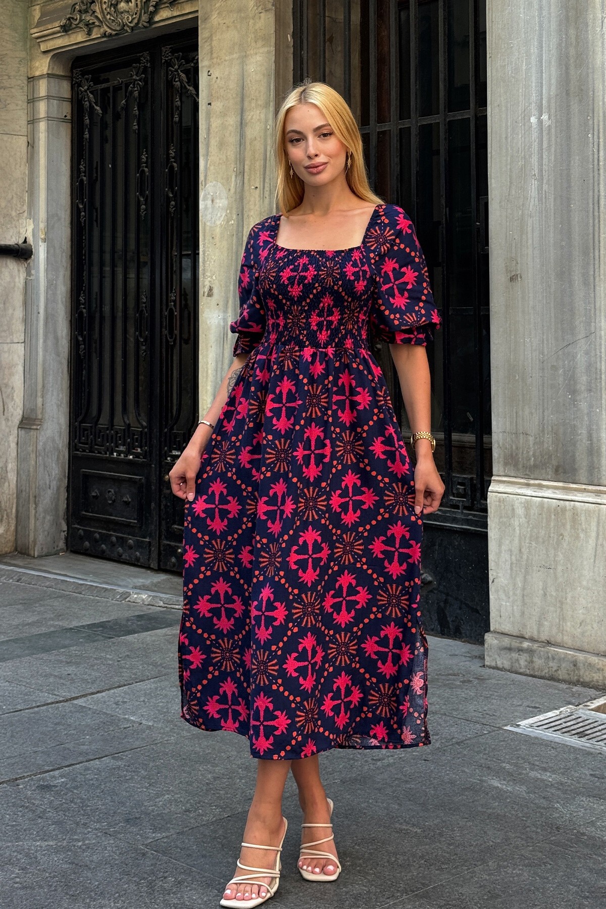 Fuşya Kare Yaka Gipeli Desenli Midi Boy Elbise