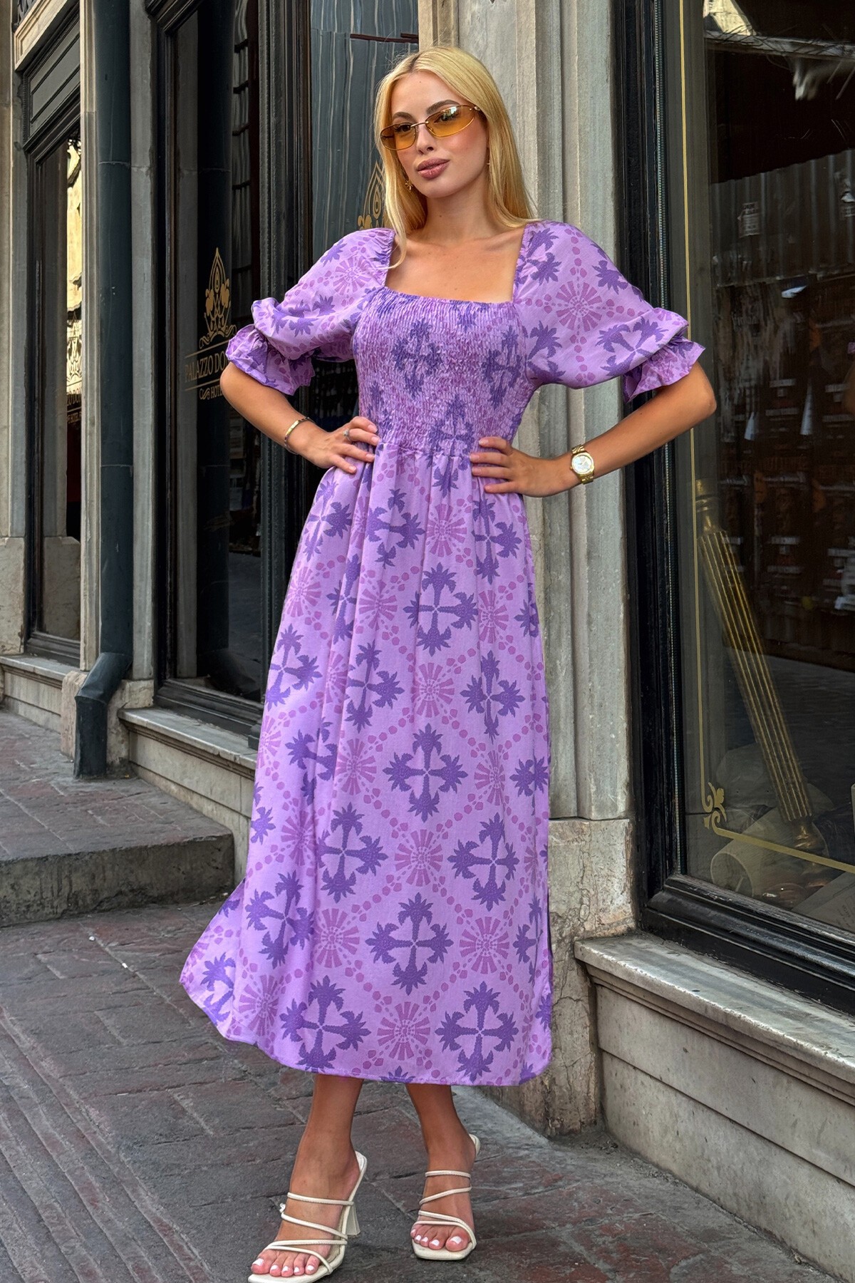 Pembe Kare Yaka Gipeli Desenli Midi Boy Elbise