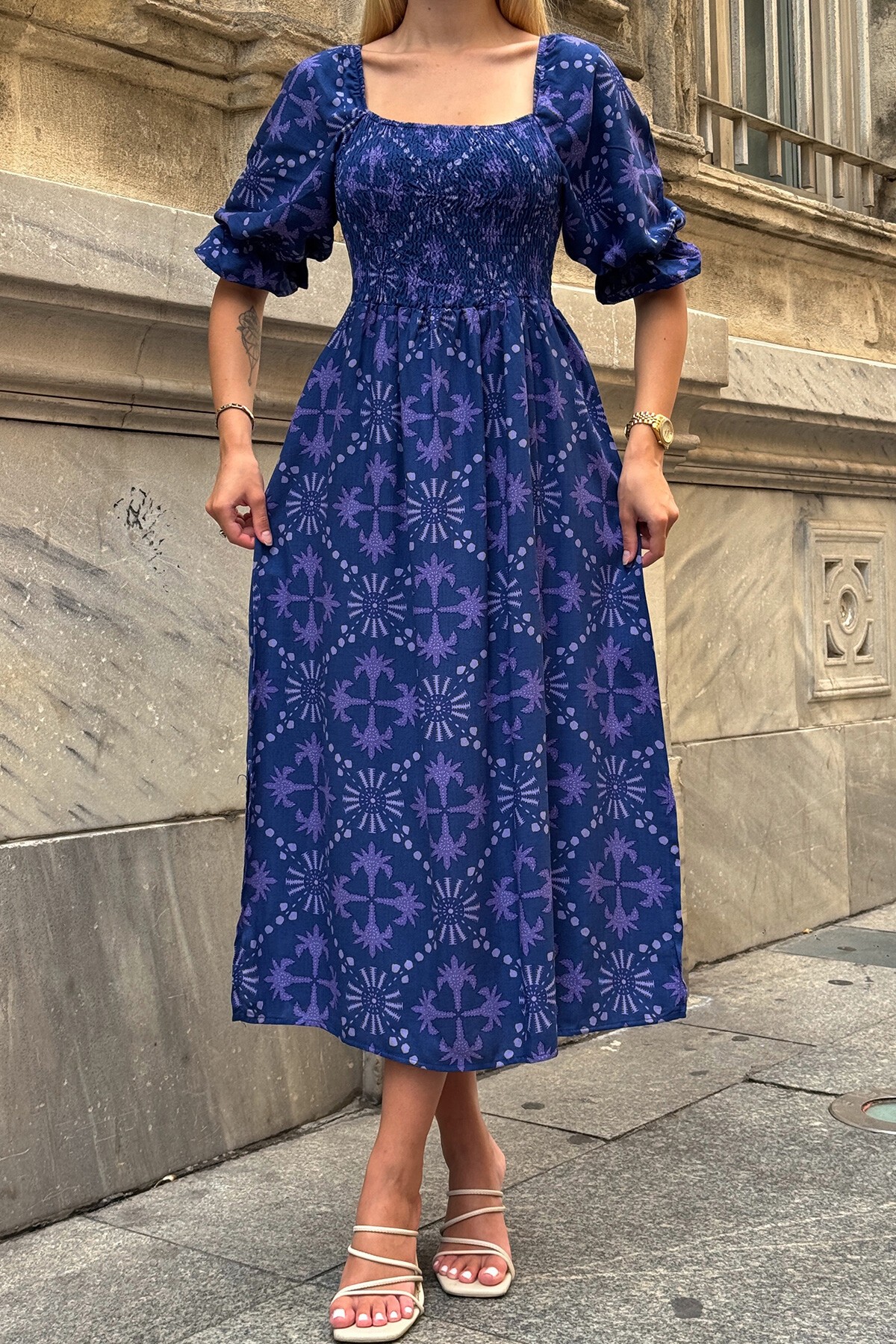 Lacivert Kare Yaka Gipeli Desenli Midi Boy Elbise