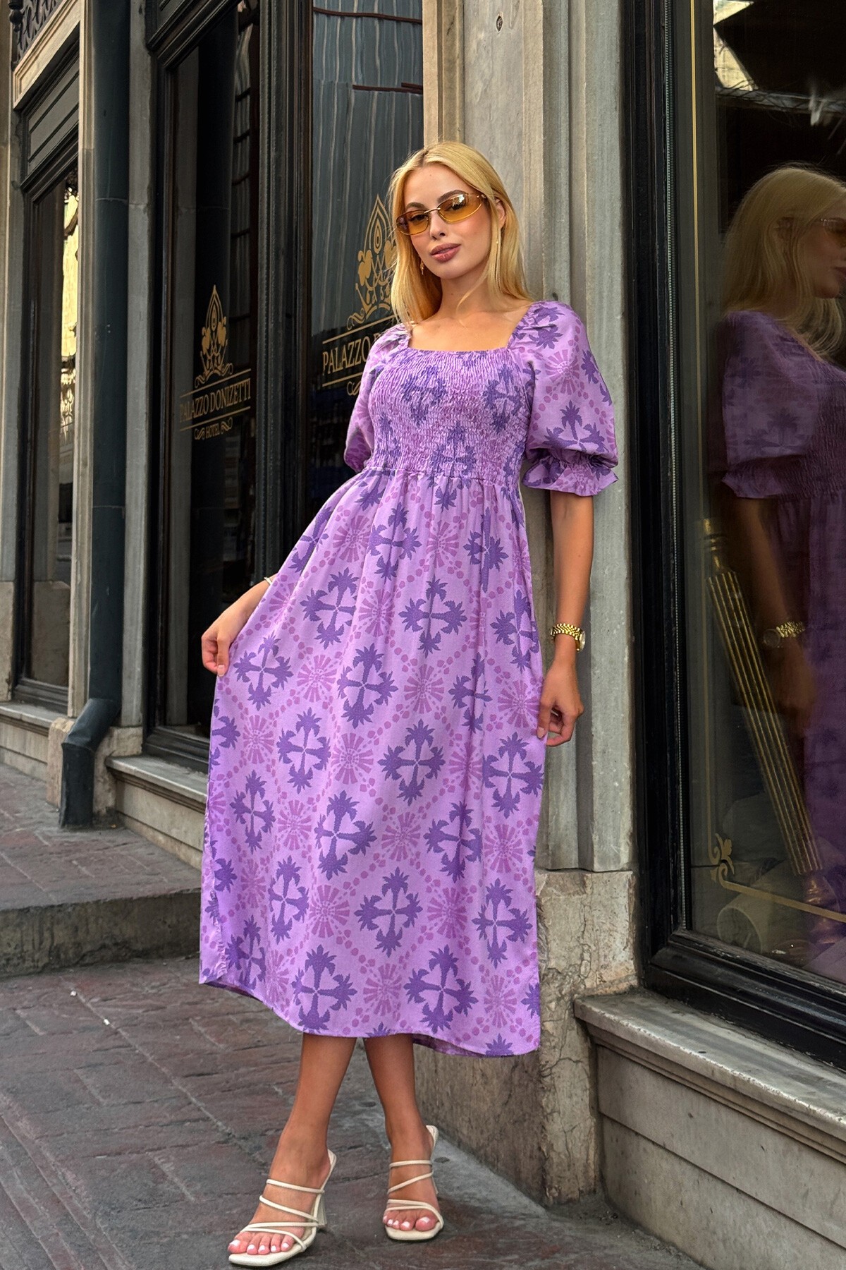 Pembe Kare Yaka Gipeli Desenli Midi Boy Elbise