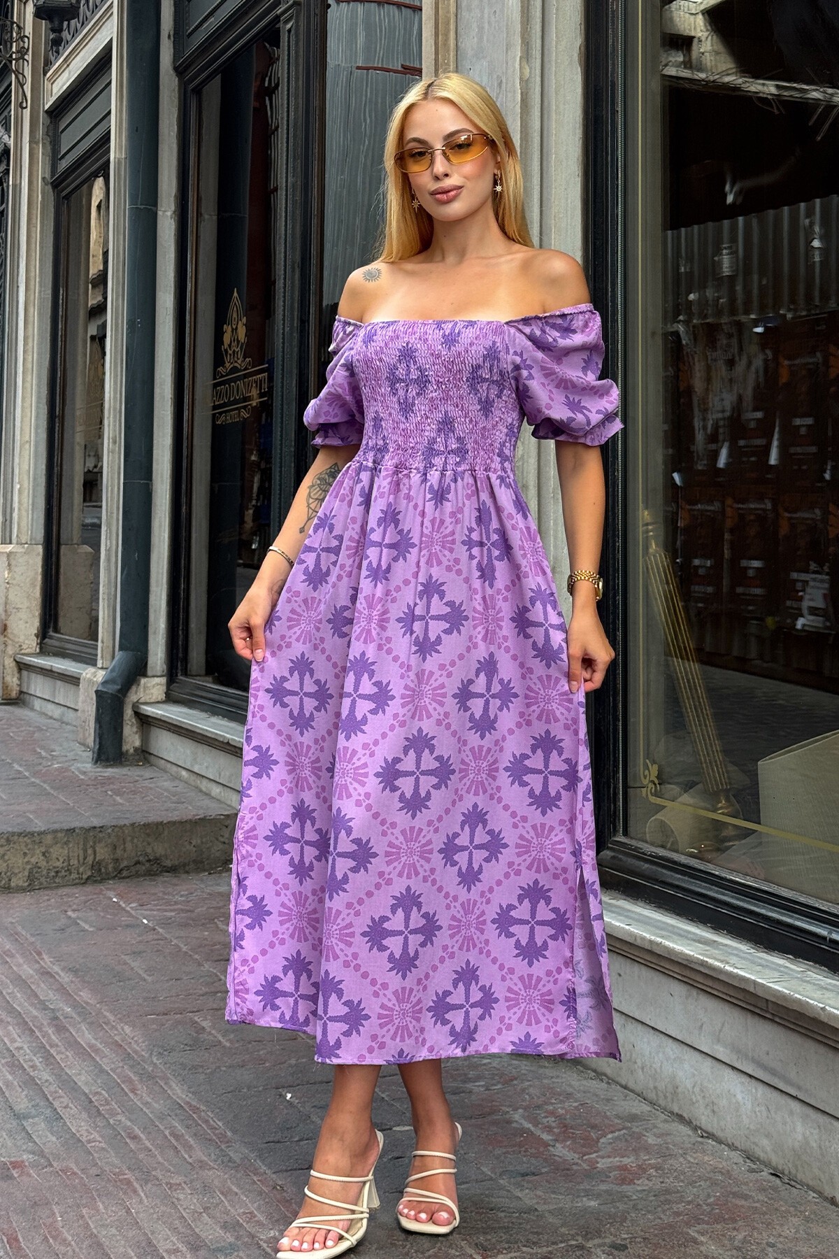 Pembe Kare Yaka Gipeli Desenli Midi Boy Elbise