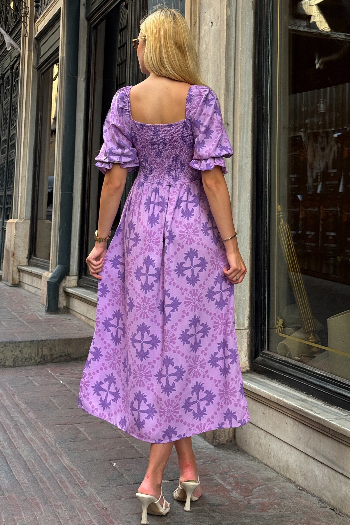 Pembe Kare Yaka Gipeli Desenli Midi Boy Elbise