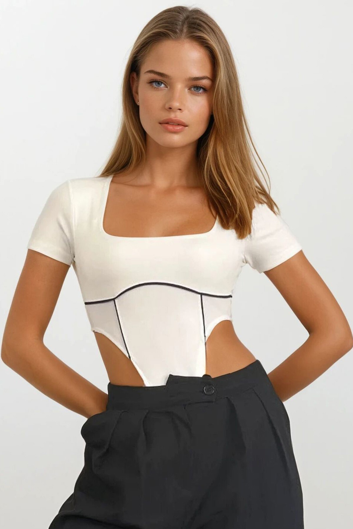 Beyaz Kare Yaka Kısa Kollu Body Suit