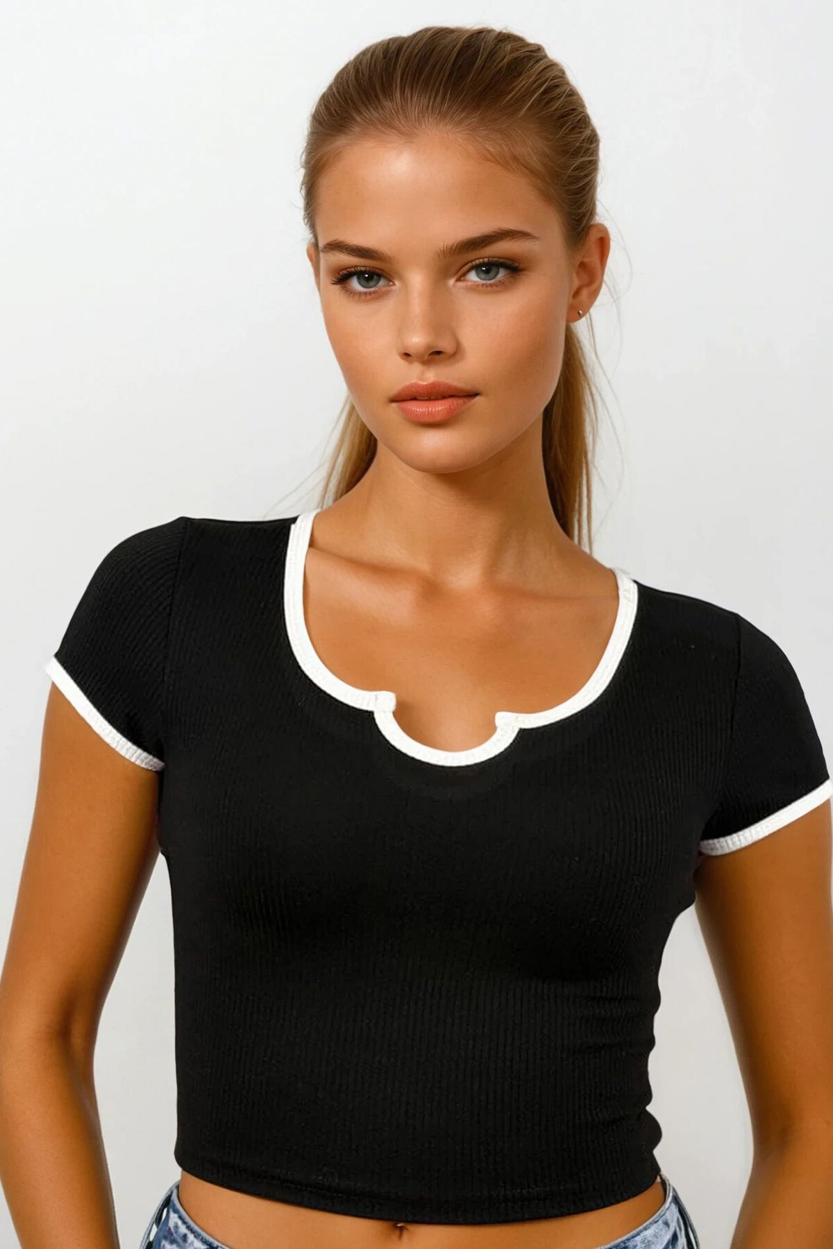 Siyah Kare Yaka Kısa Kollu Fitilli Crop Bluz