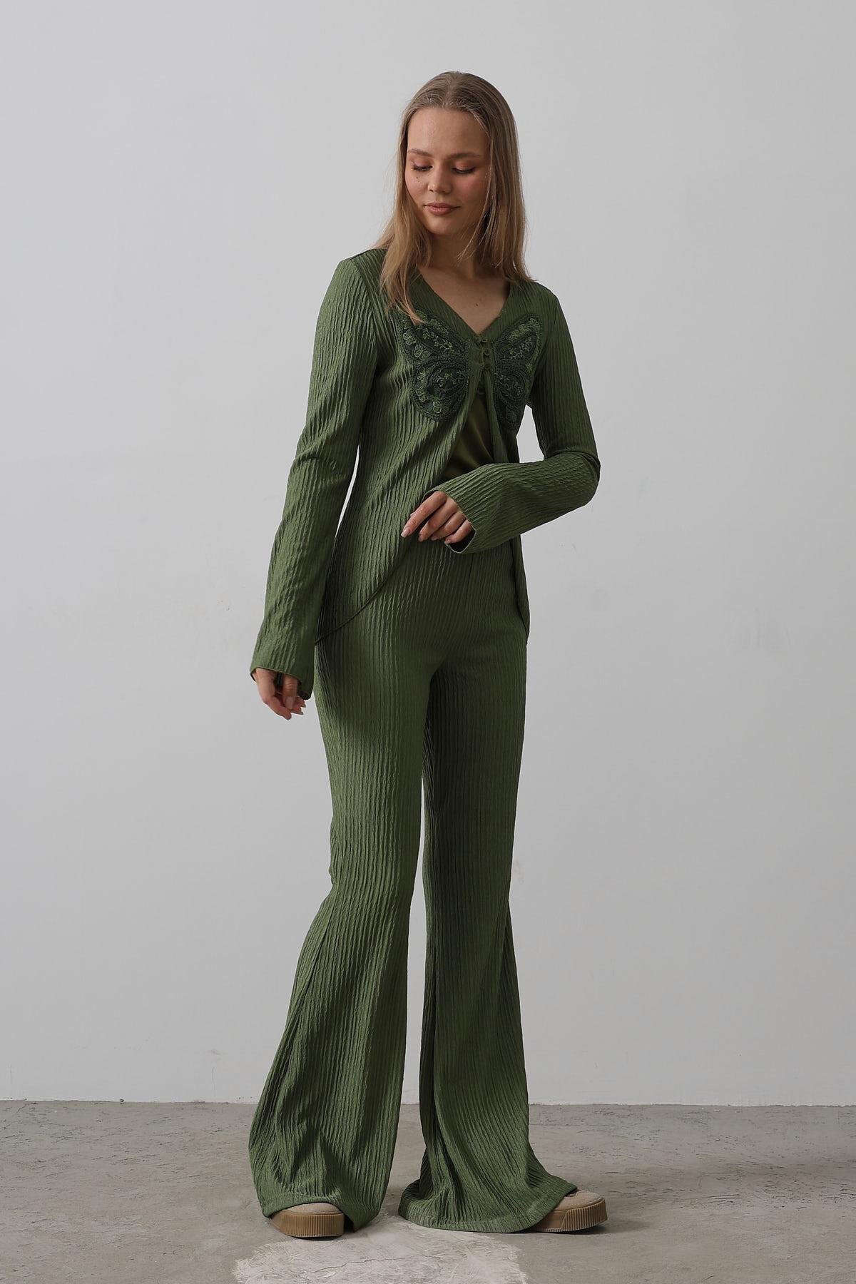 Haki Motifli Dantel İşlemeli Bluz Ve Pantolon Bürümcük Takım